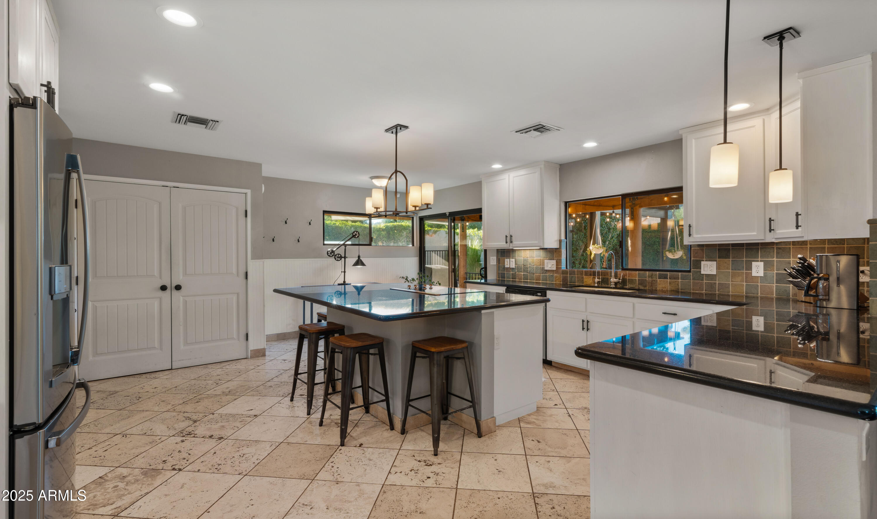 2250 E SAHUARO Drive