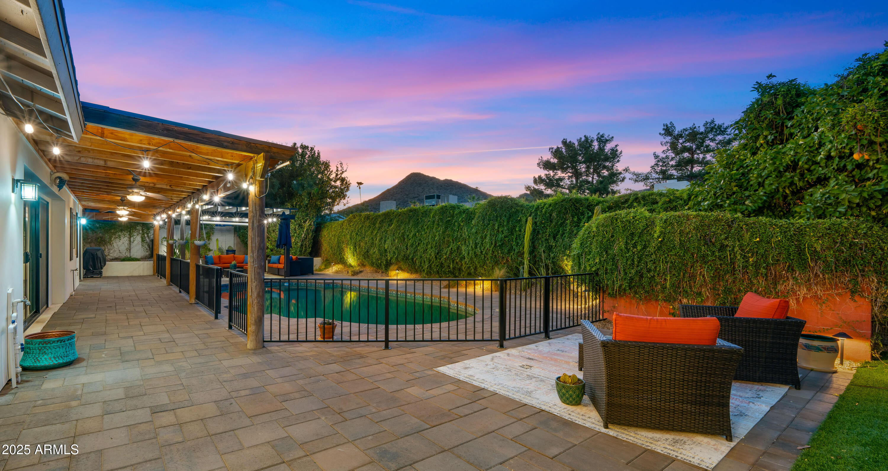2250 E SAHUARO Drive