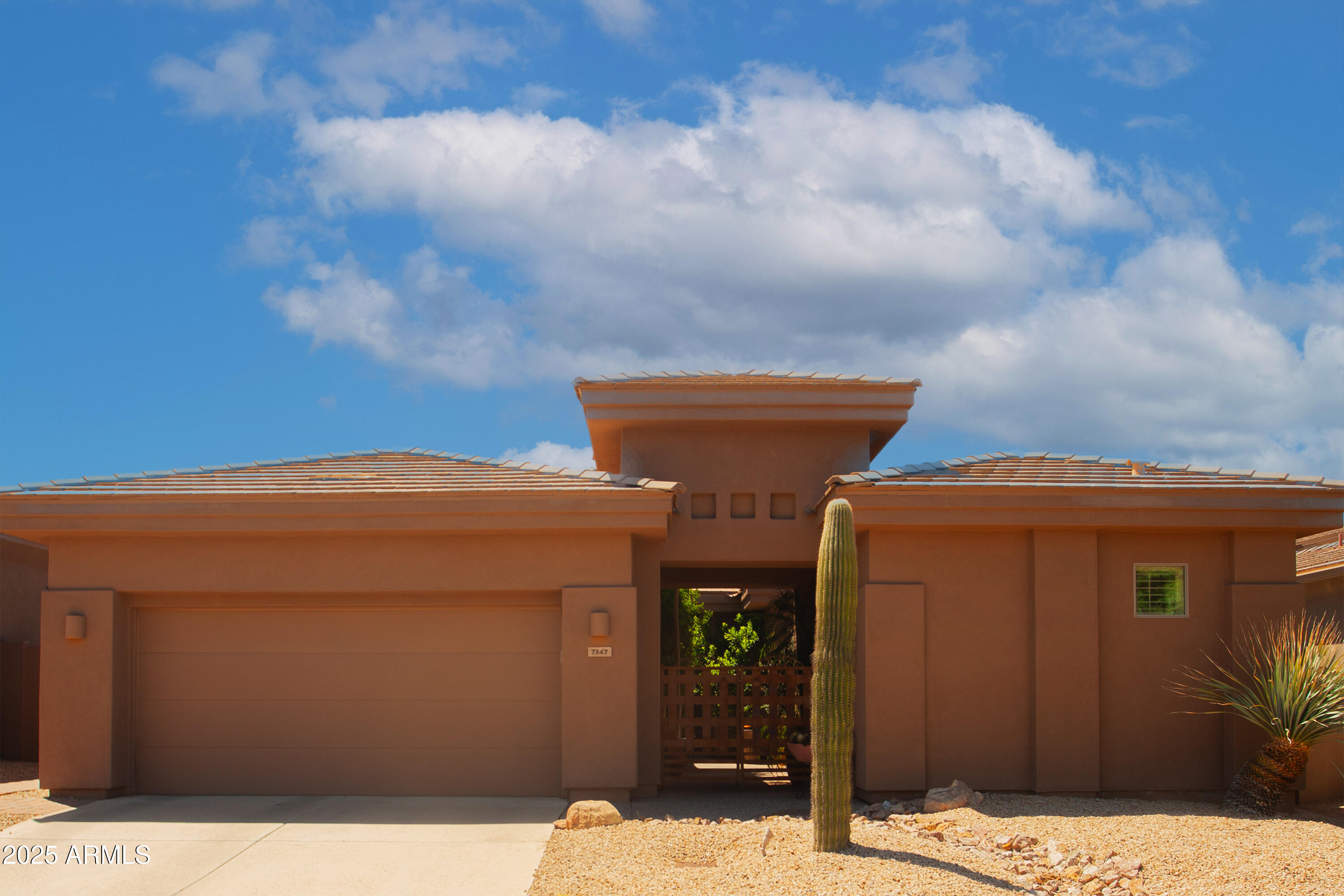 7347 E EVENING GLOW Drive