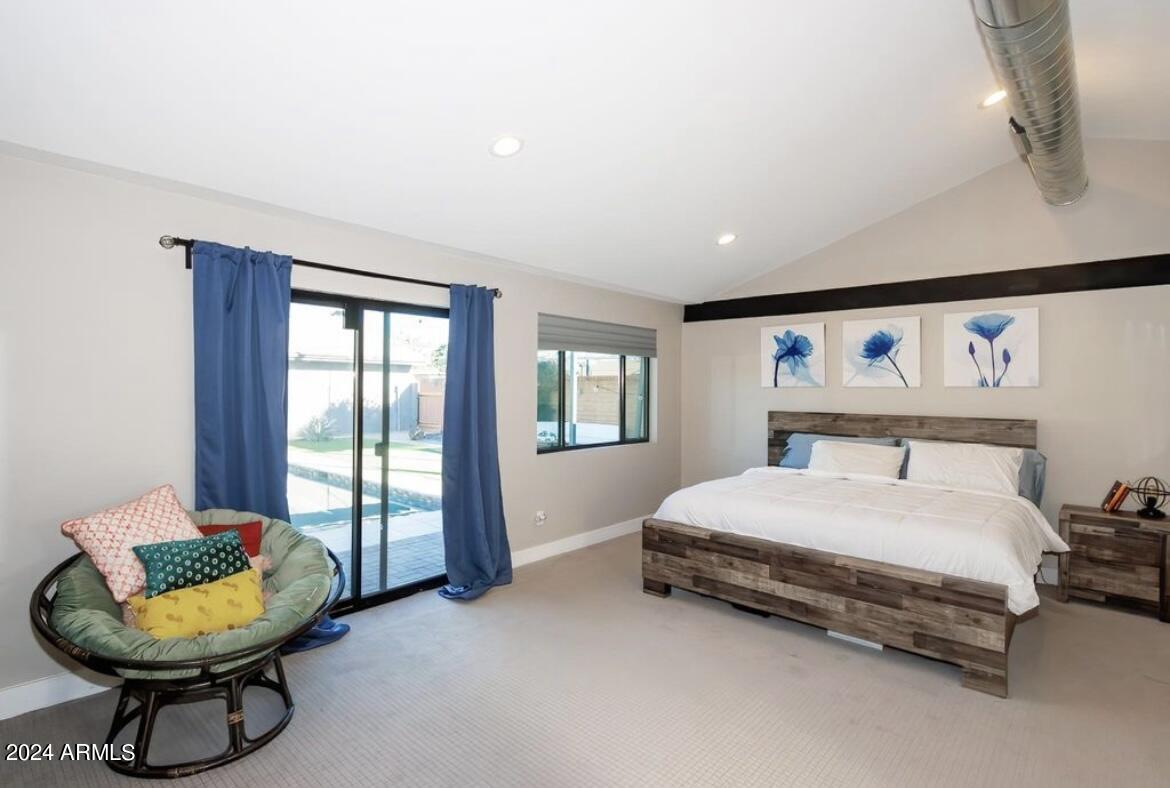 2023 W WINDSOR Avenue