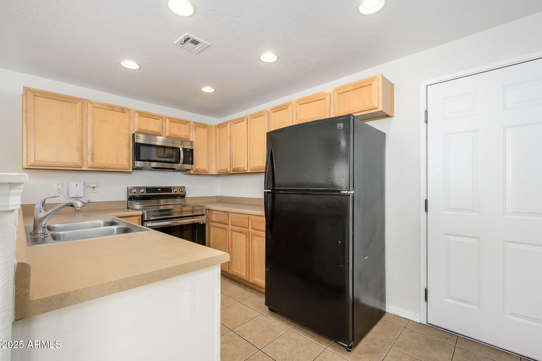 3150 E BEARDSLEY Road, 1072