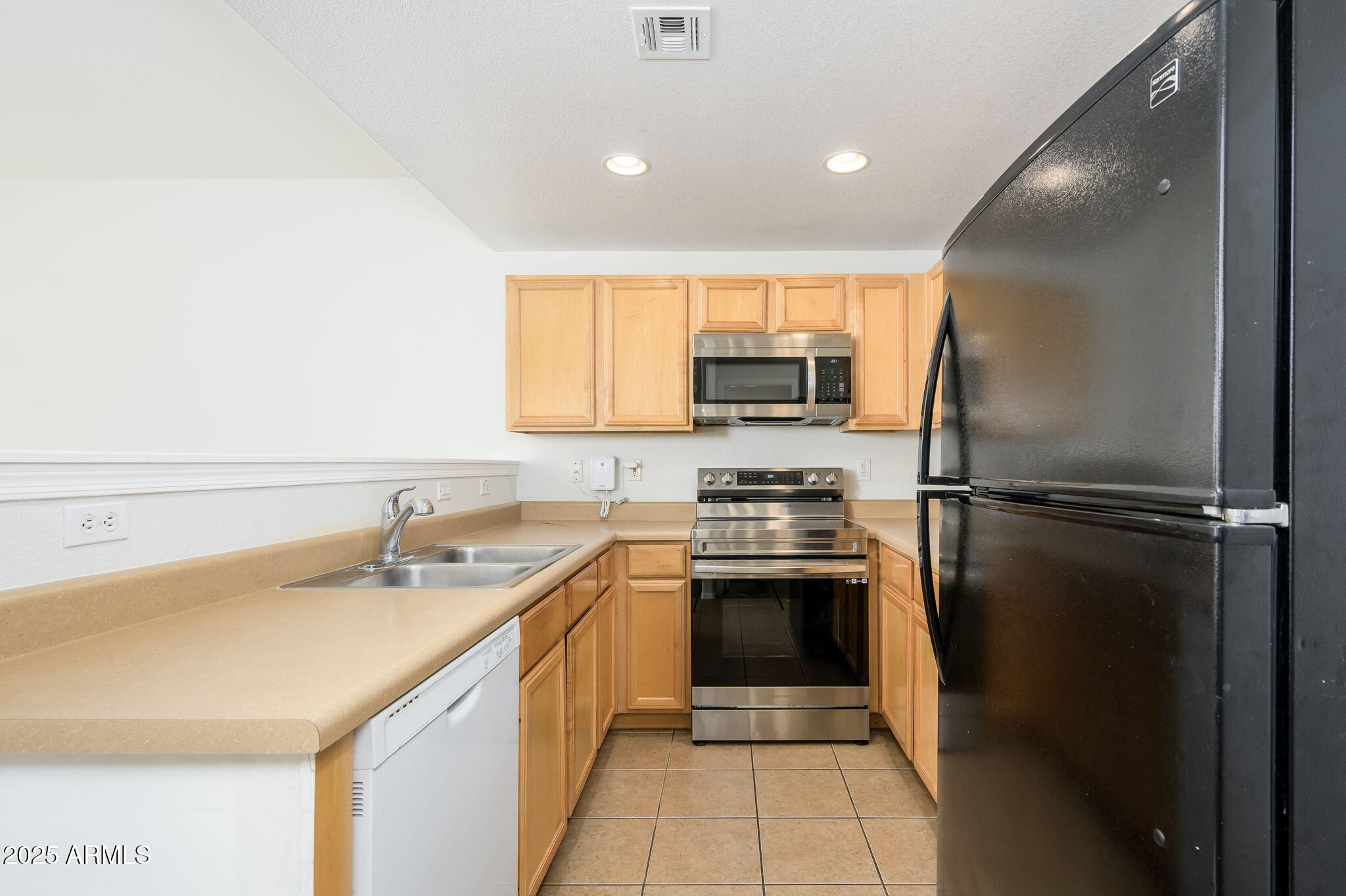 3150 E BEARDSLEY Road, 1072