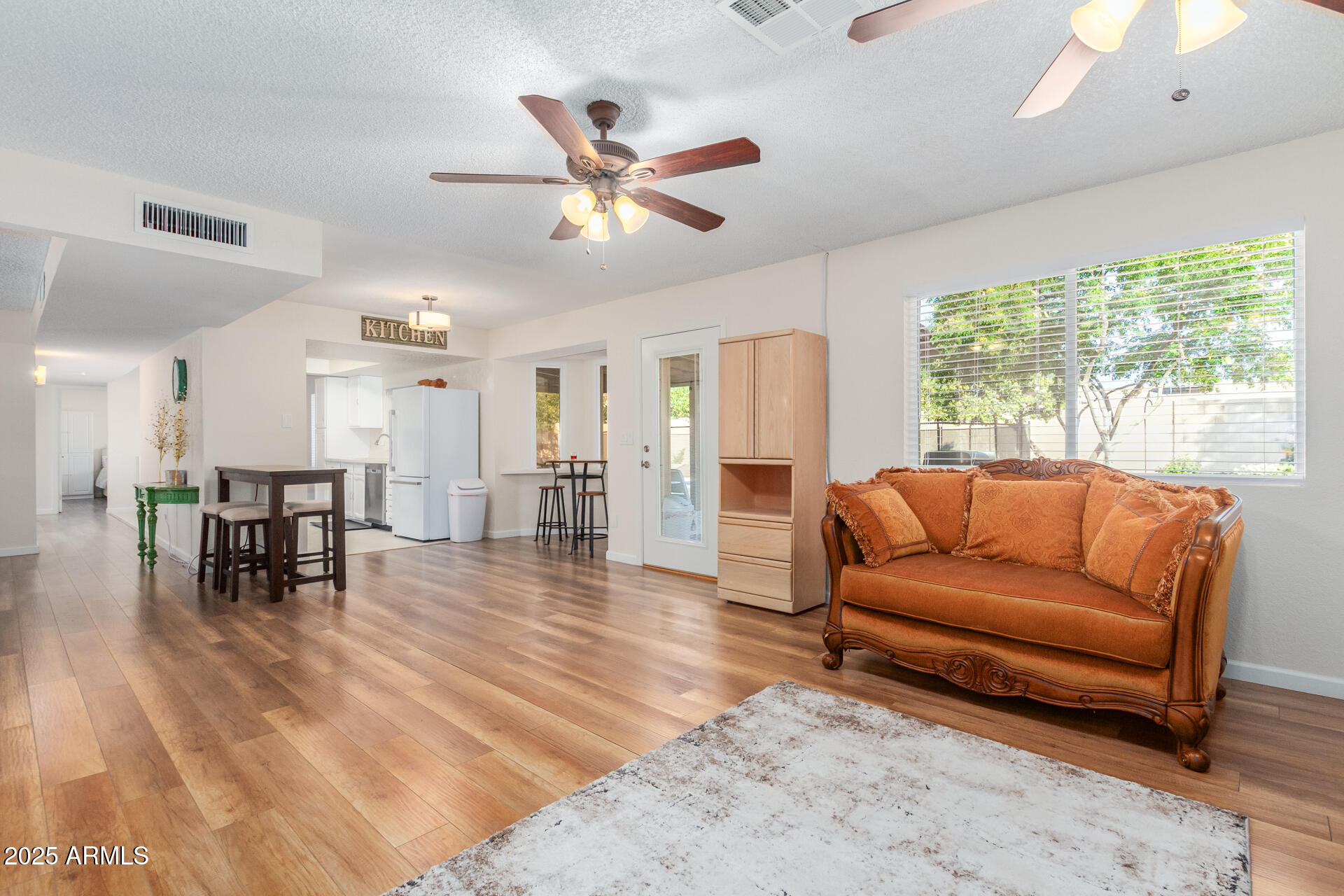 4524 E VOLTAIRE Avenue