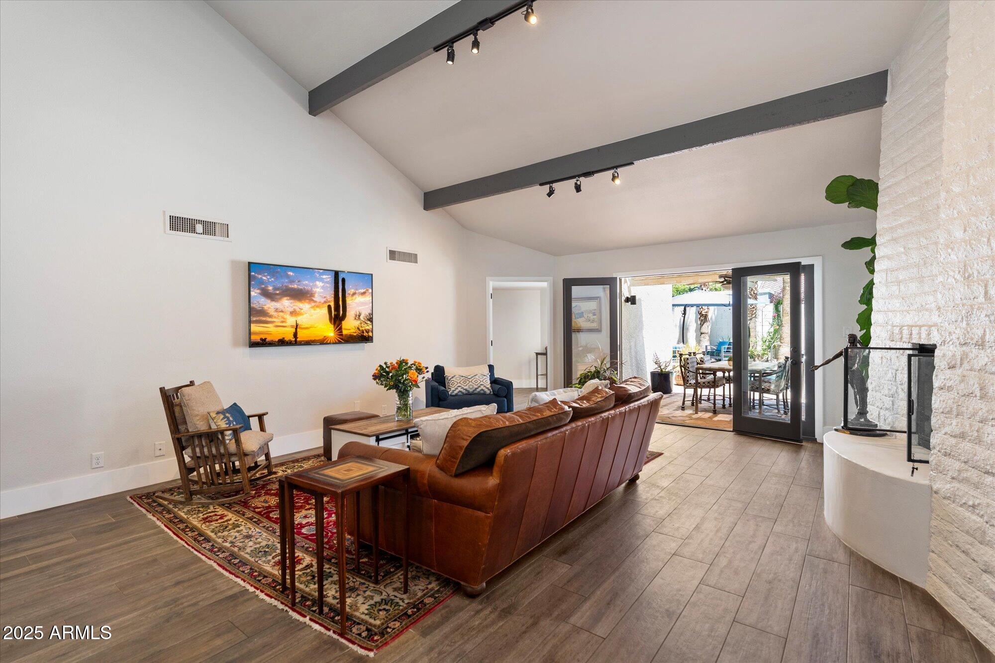 7332 E CLAREMONT Street