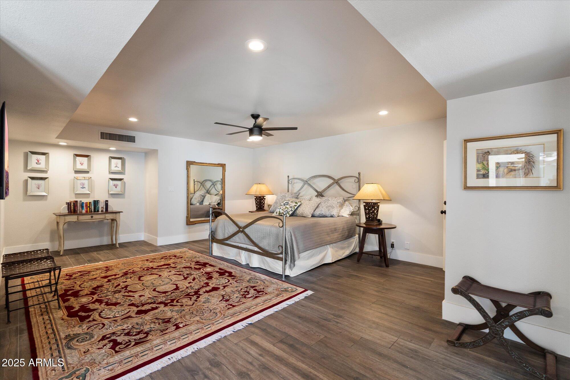 7332 E CLAREMONT Street