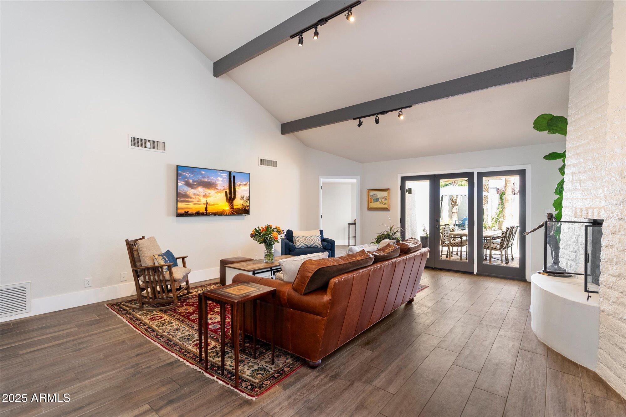 7332 E CLAREMONT Street