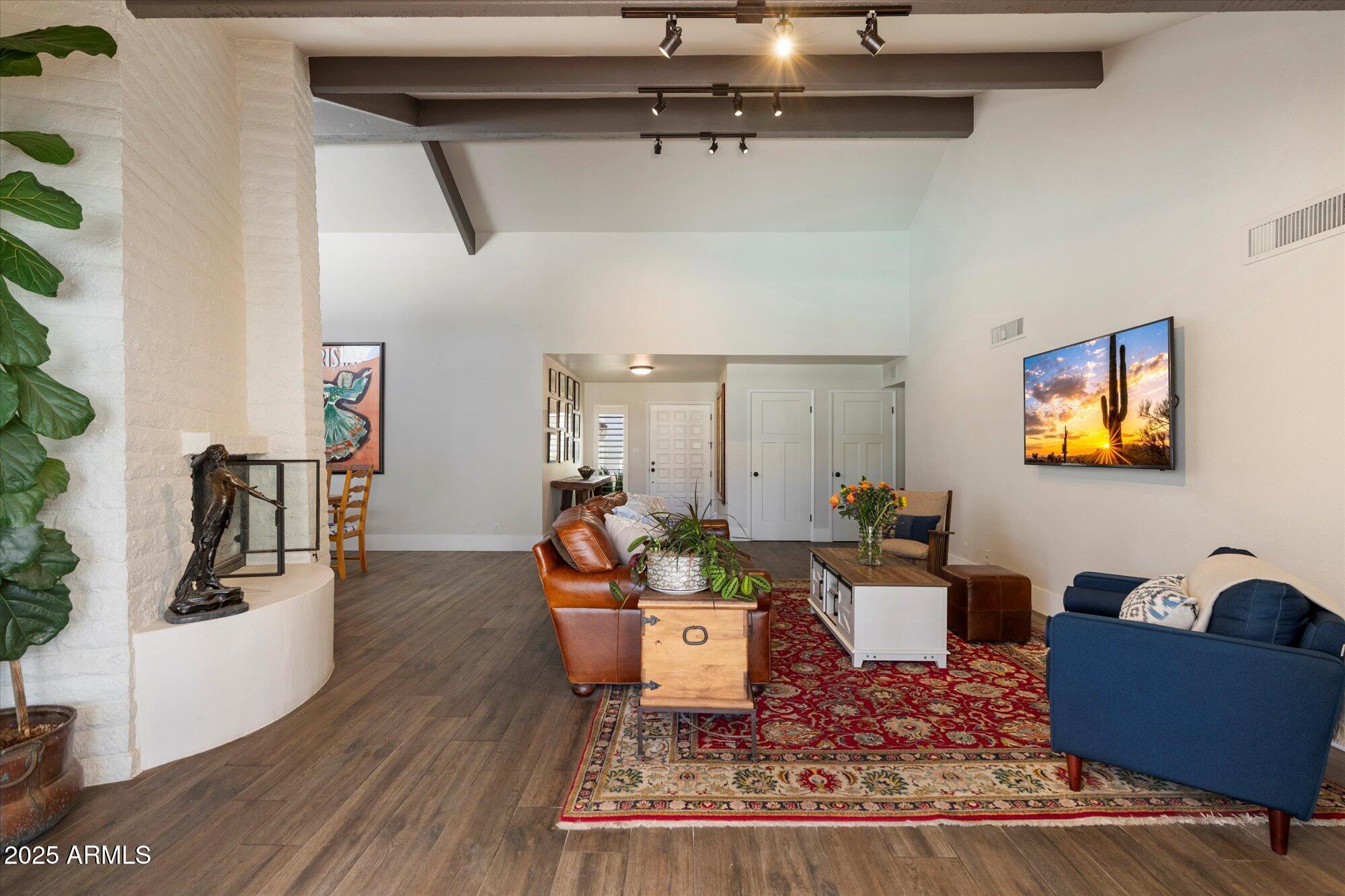 7332 E CLAREMONT Street