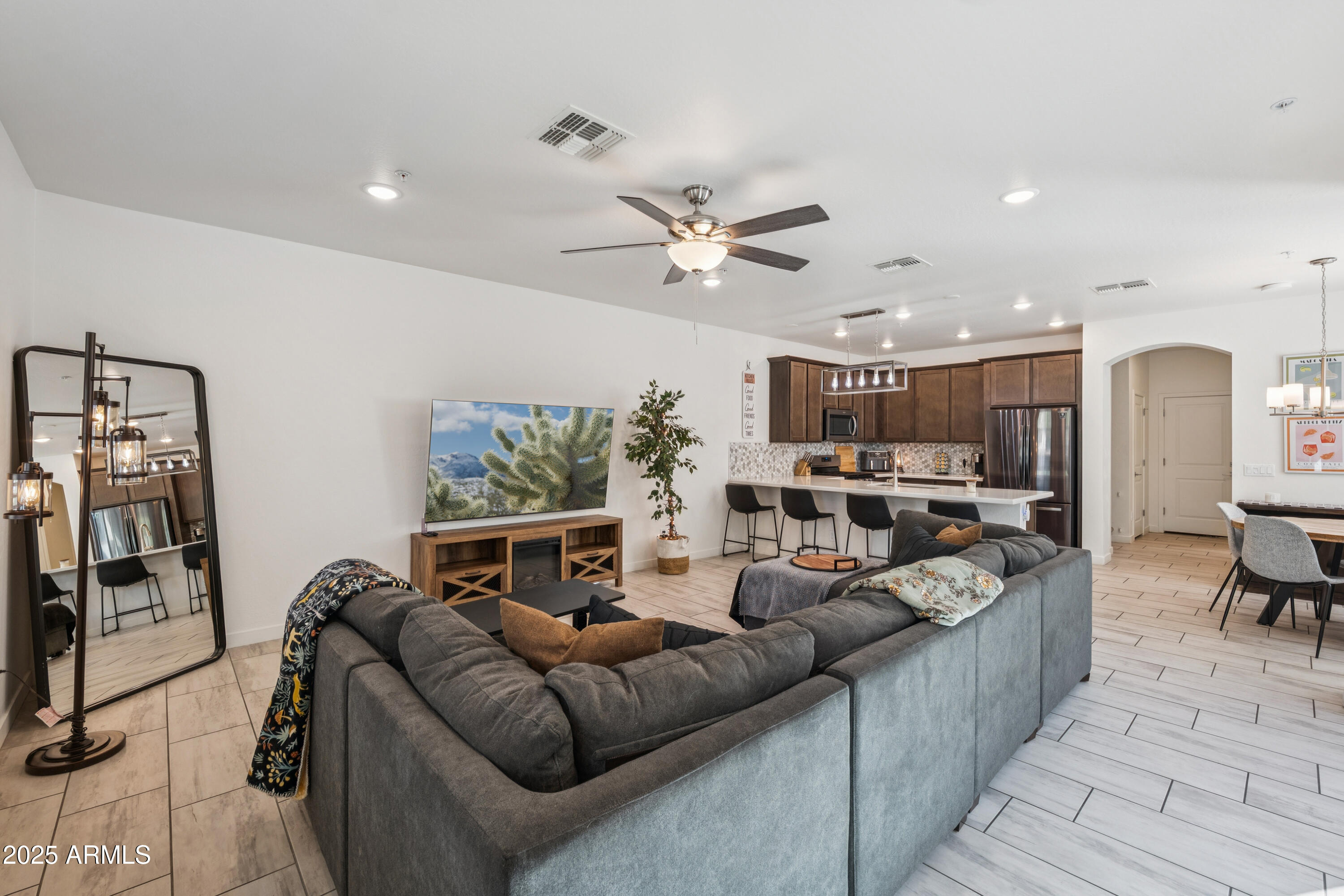 1786 N MARKETSIDE Avenue