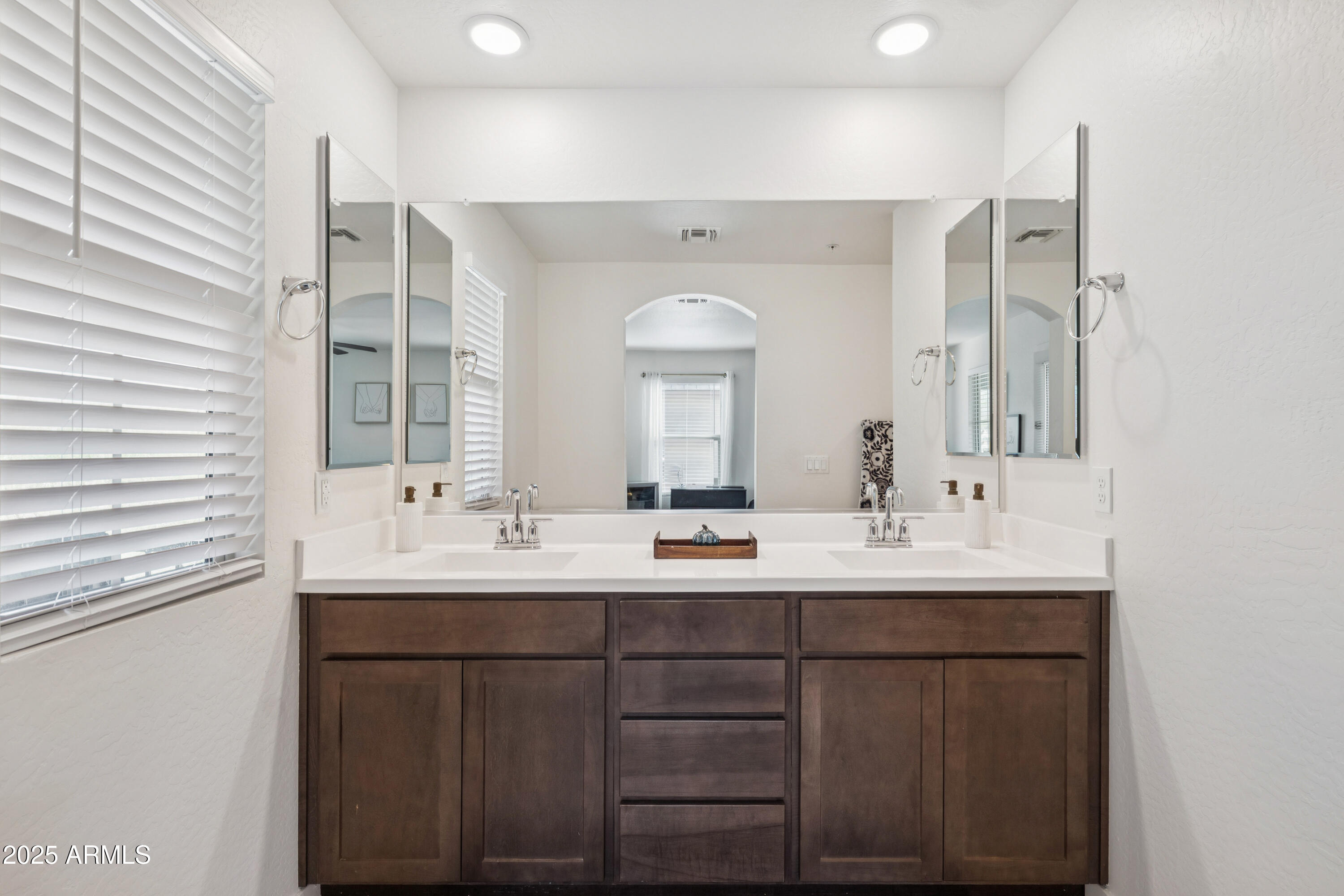 1786 N MARKETSIDE Avenue