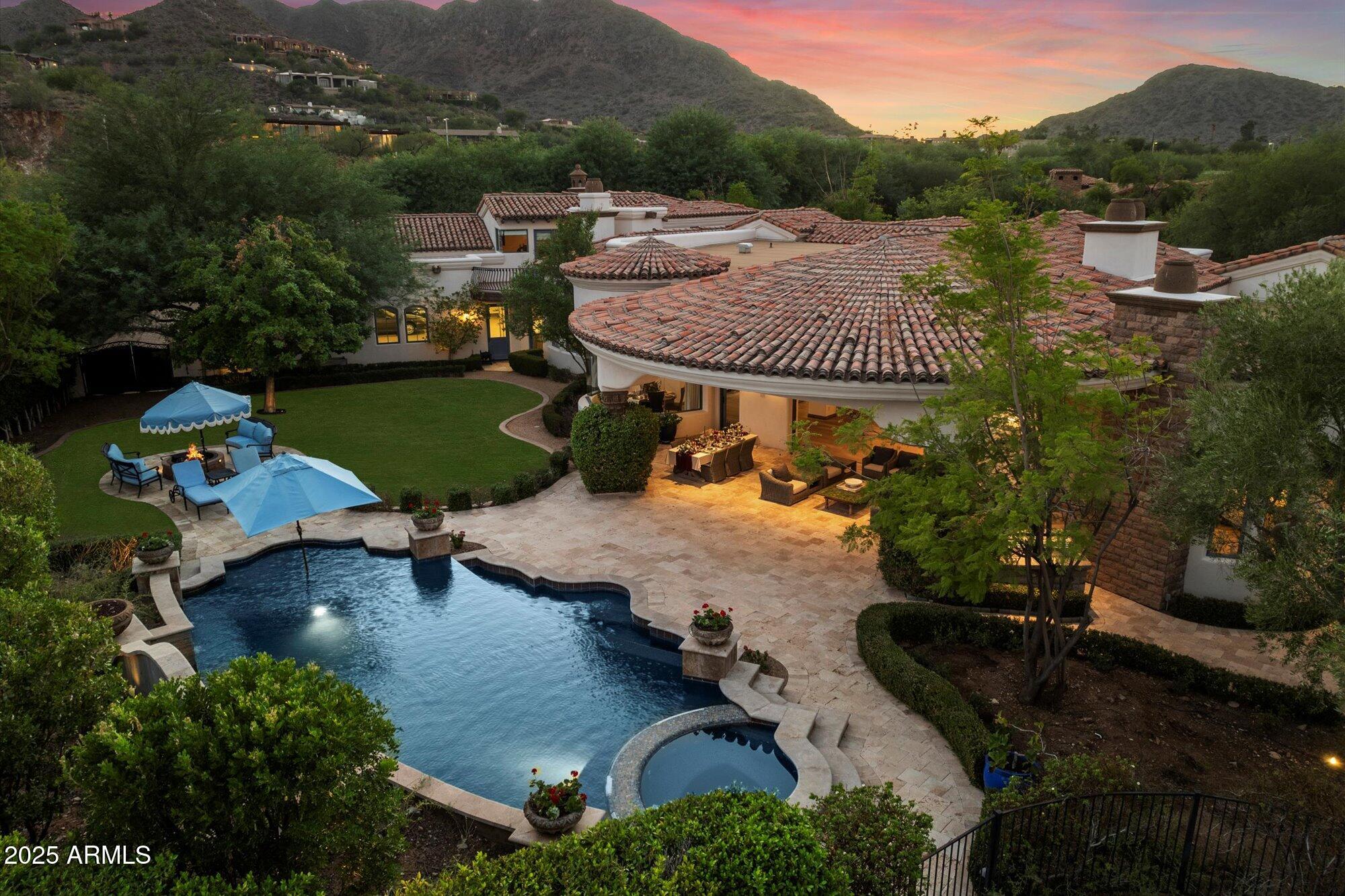 8329 N RIDGEVIEW Drive