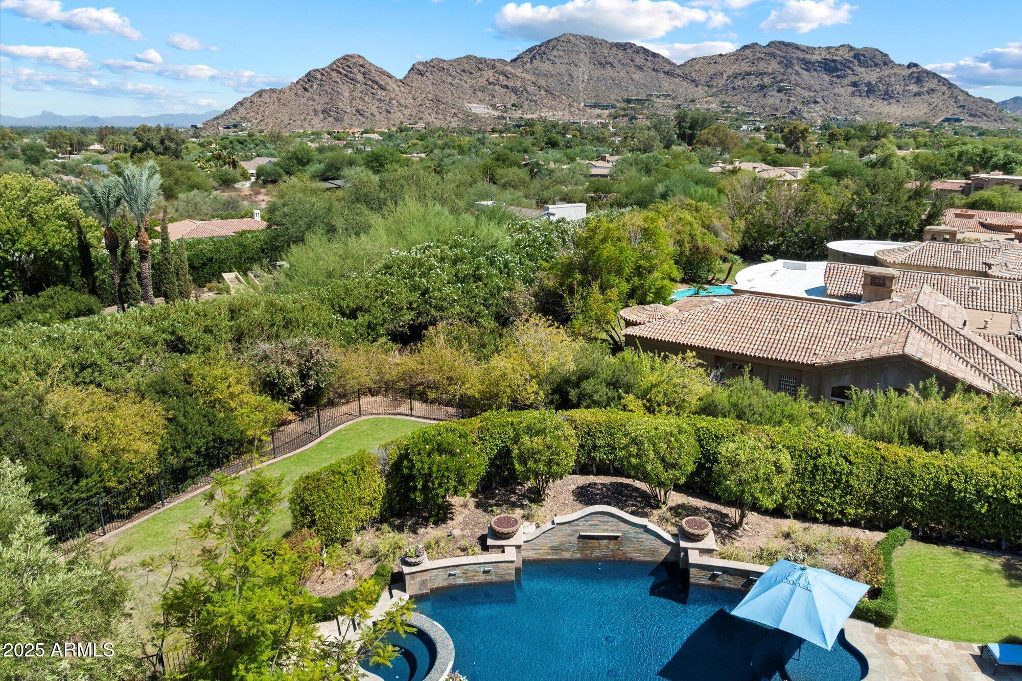 8329 N RIDGEVIEW Drive