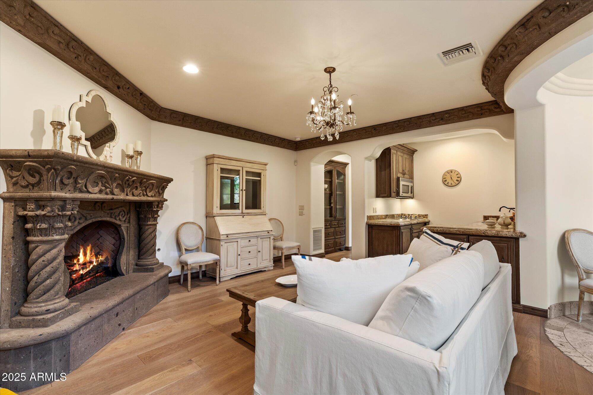 8329 N RIDGEVIEW Drive