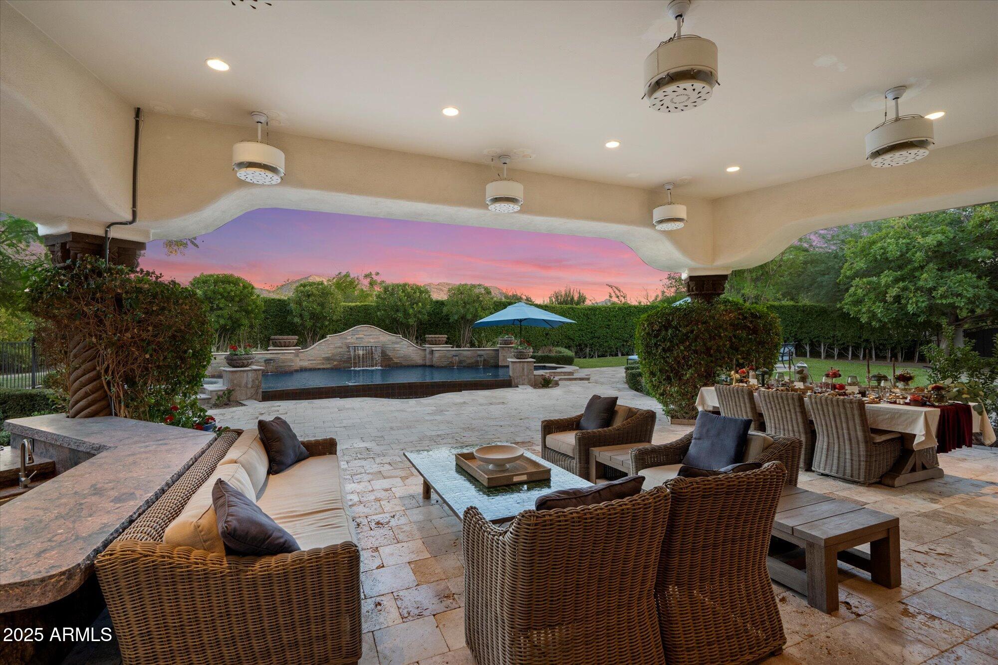 8329 N RIDGEVIEW Drive