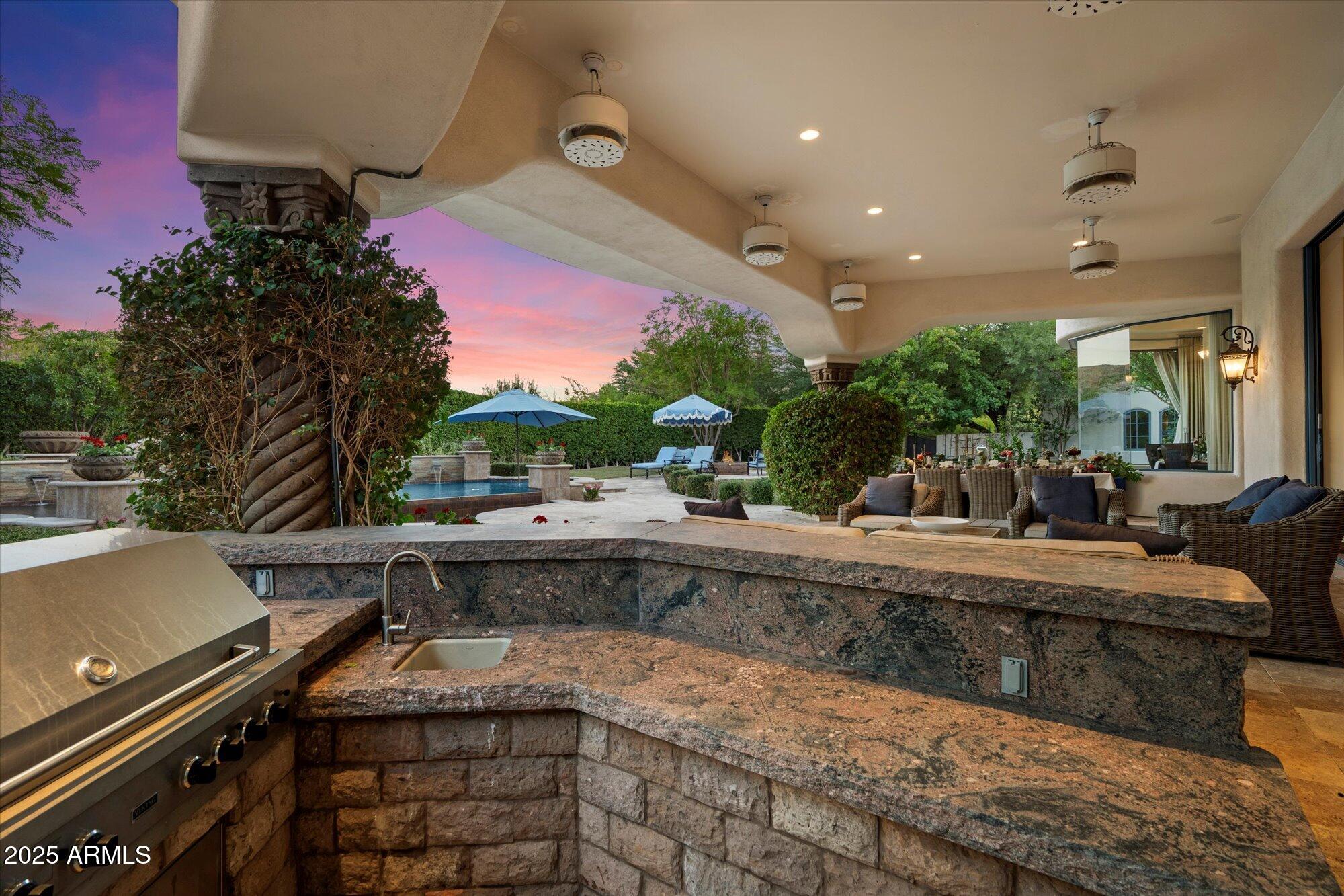 8329 N RIDGEVIEW Drive