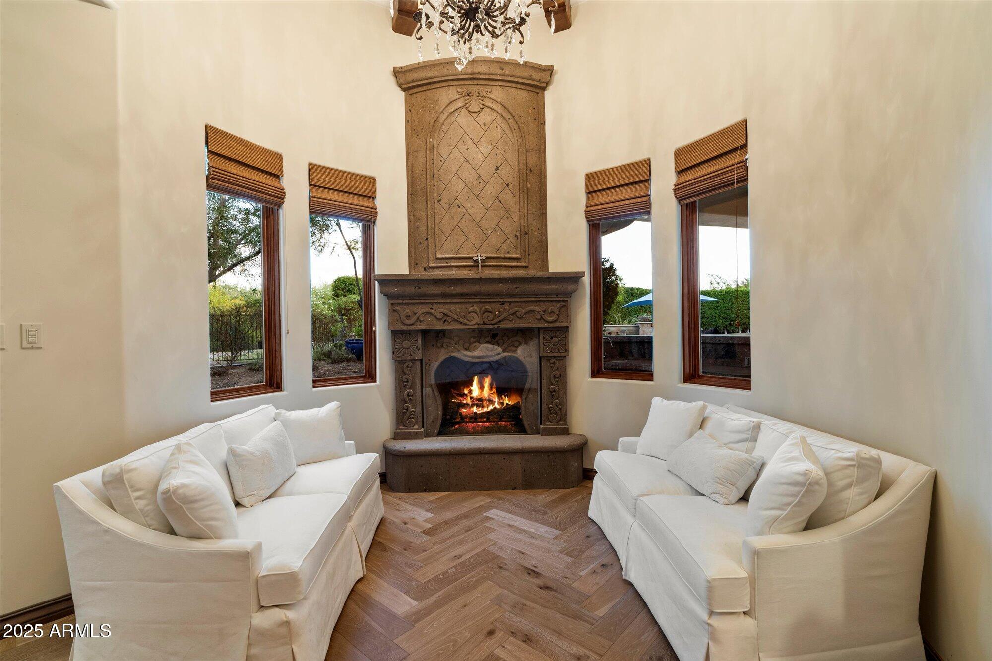 8329 N RIDGEVIEW Drive