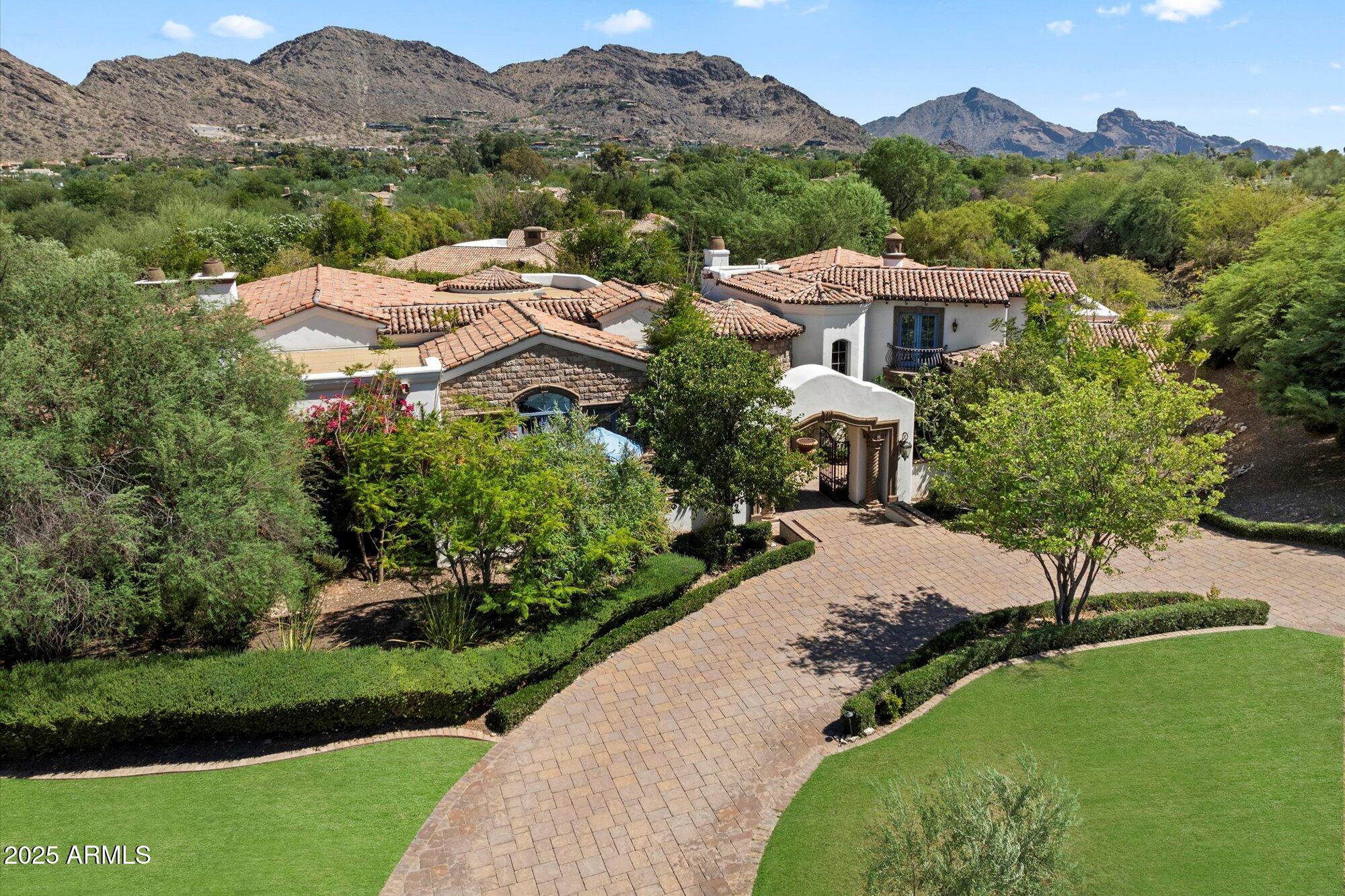 8329 N RIDGEVIEW Drive