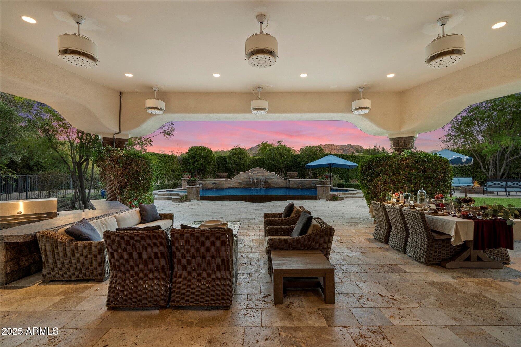 8329 N RIDGEVIEW Drive