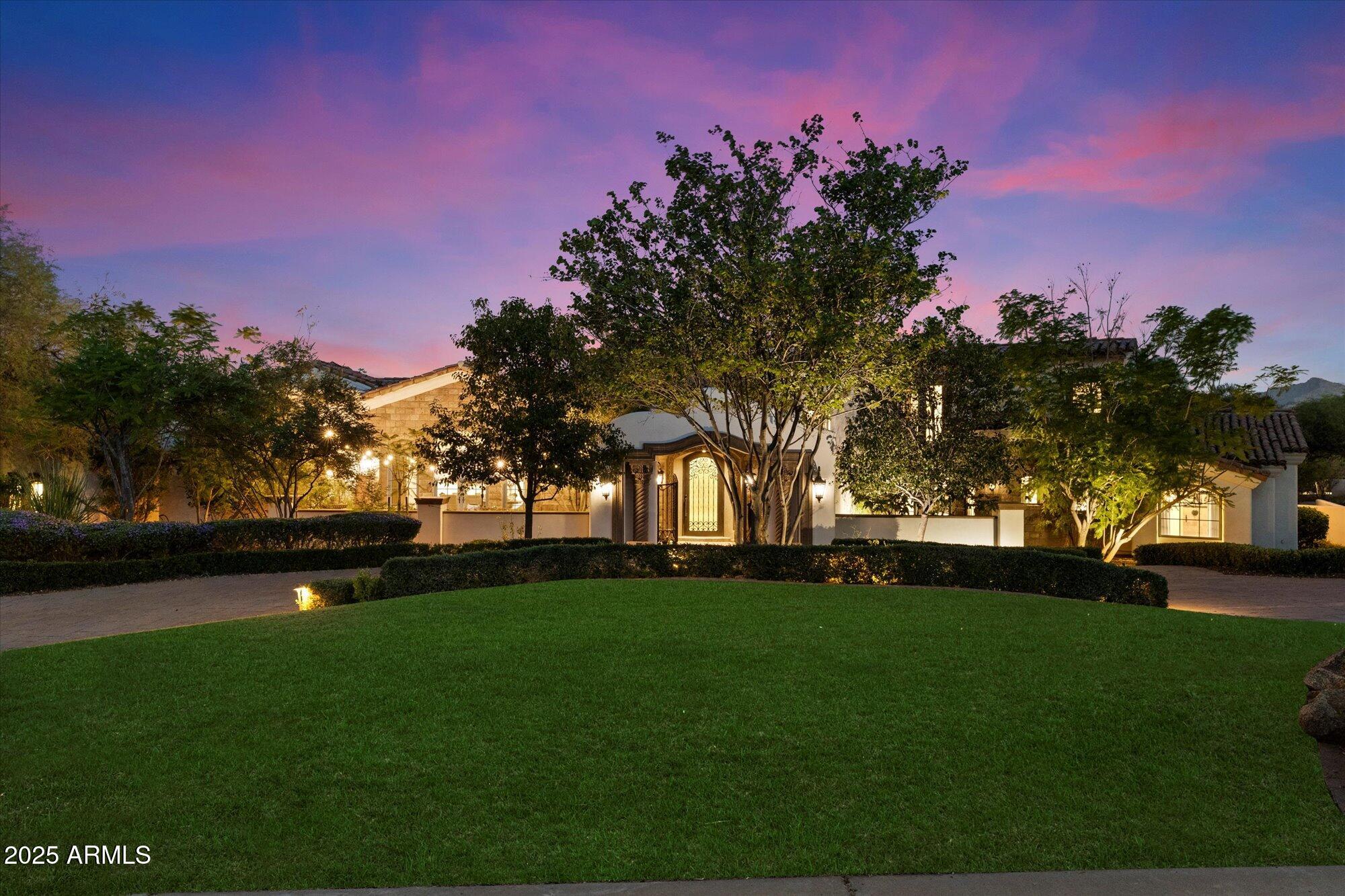 8329 N RIDGEVIEW Drive