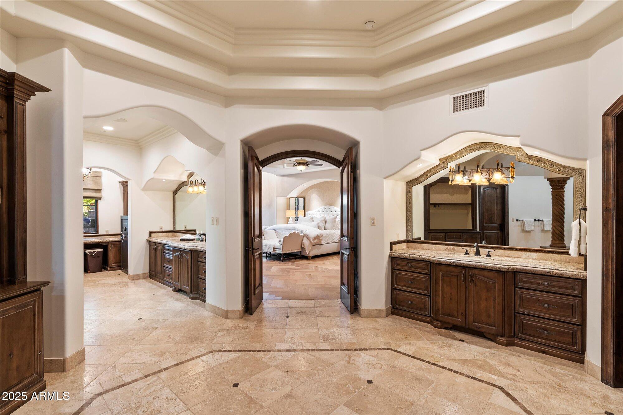8329 N RIDGEVIEW Drive