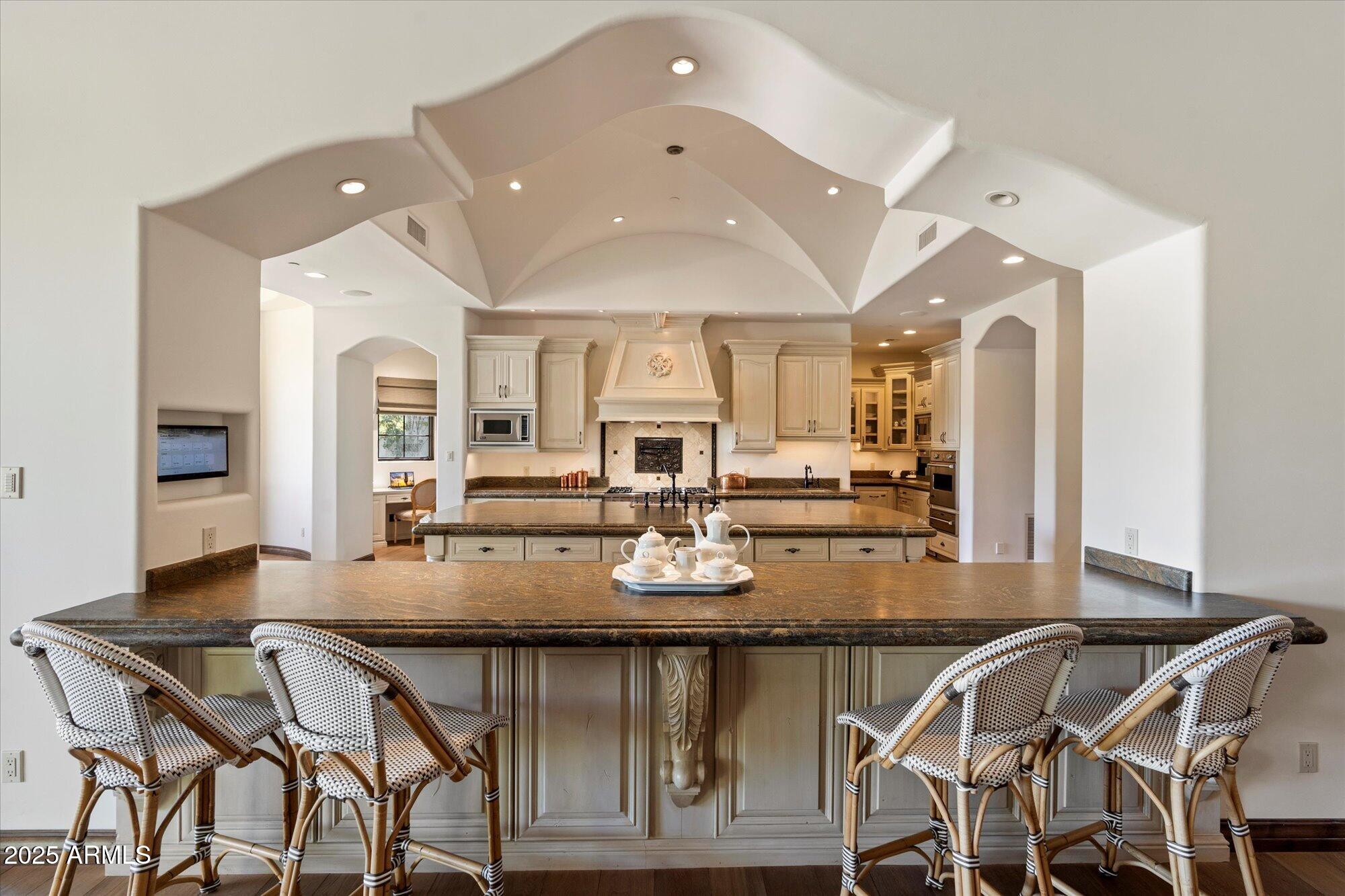 8329 N RIDGEVIEW Drive
