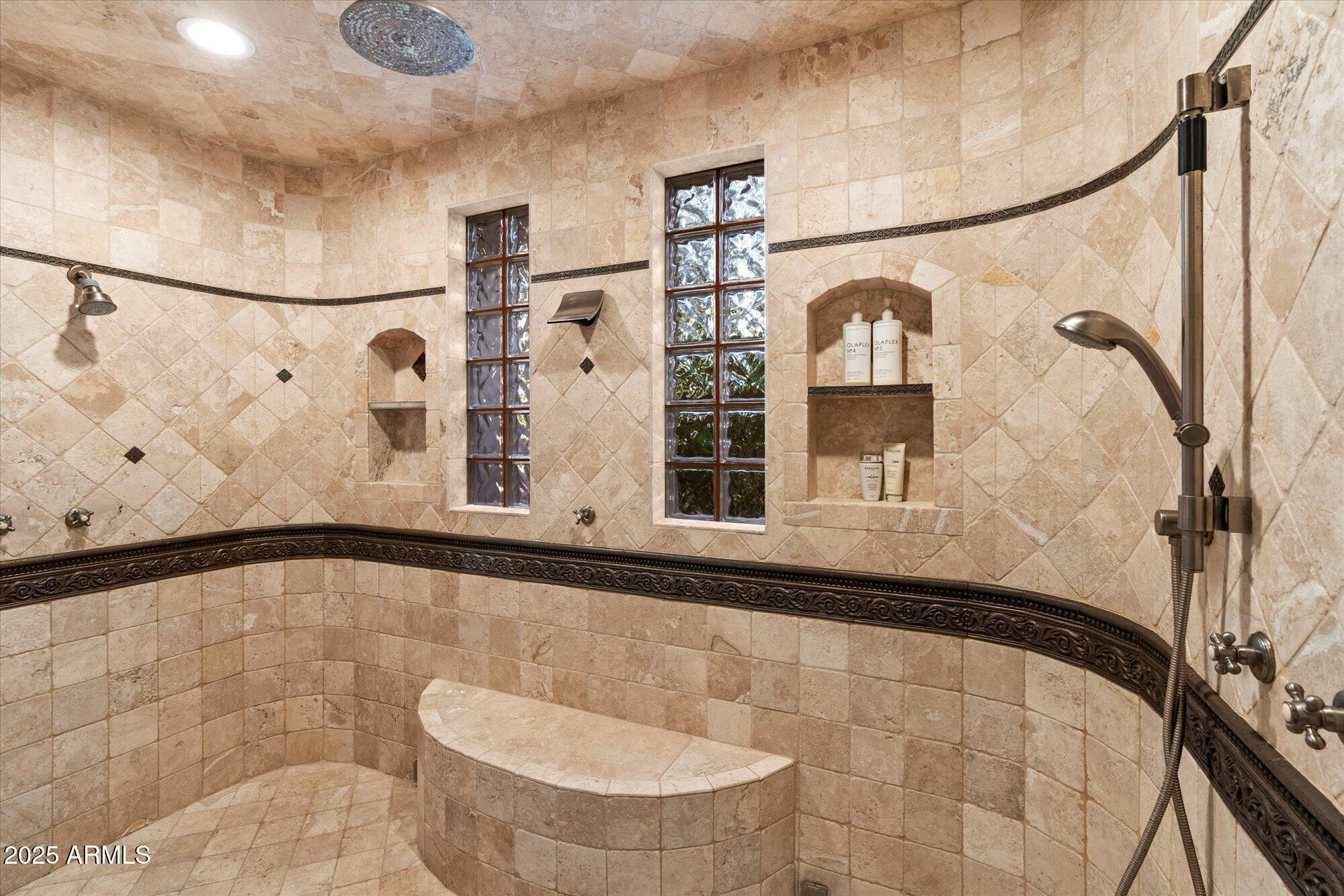 8329 N RIDGEVIEW Drive