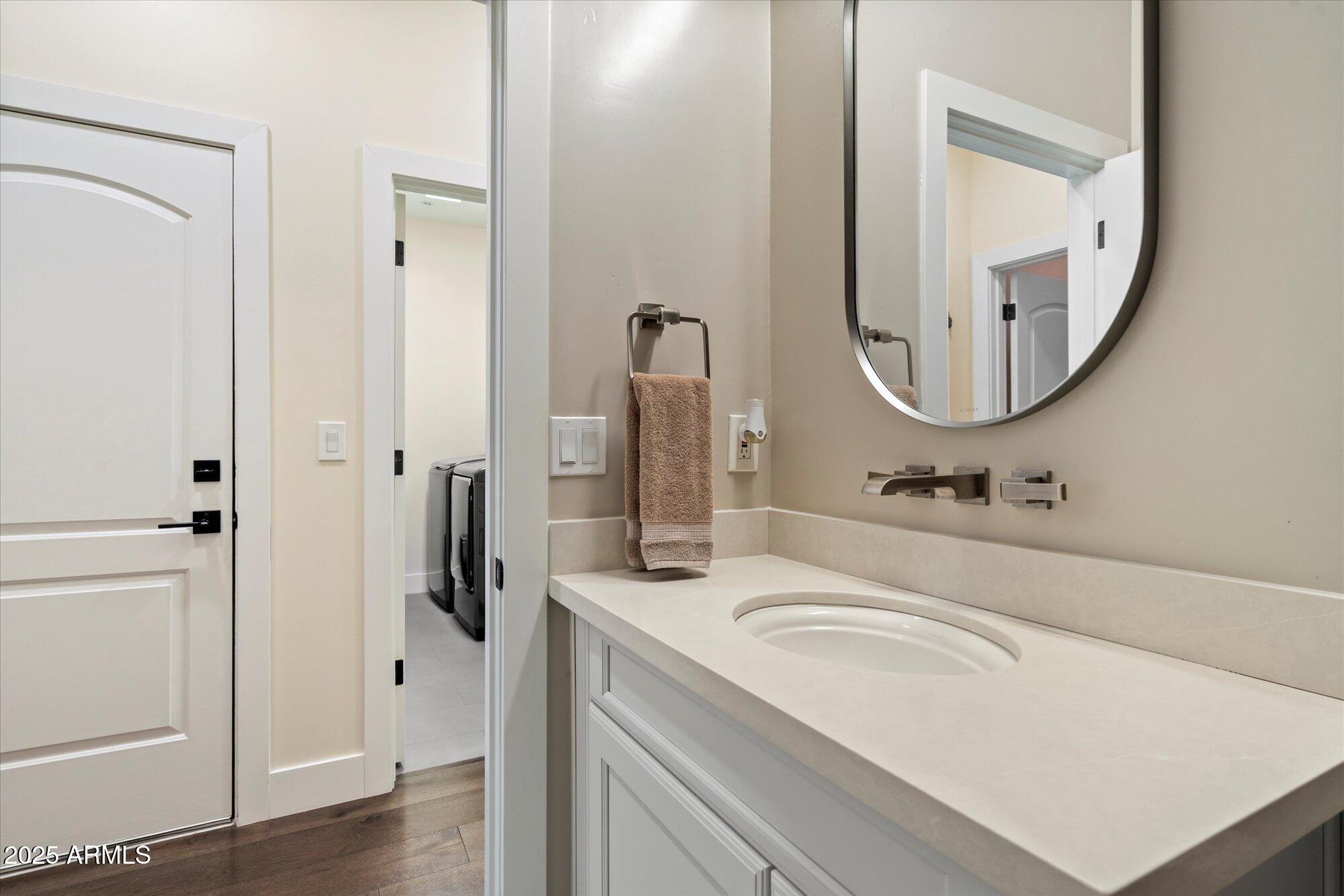 9160 E Wethersfield Road