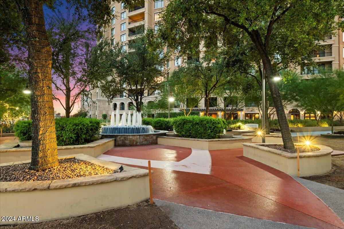 7175 E Camelback Road, 107