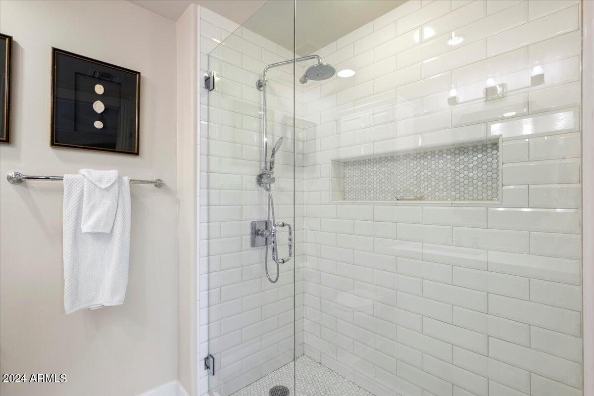 7175 E Camelback Road, 107