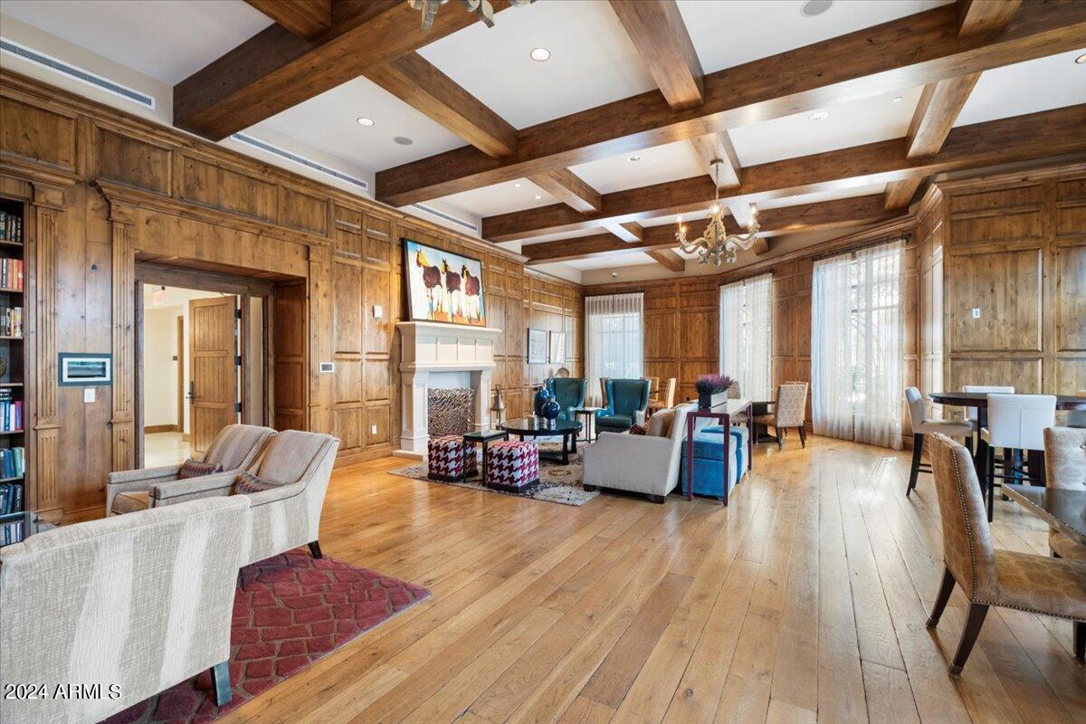 7175 E Camelback Road, 107