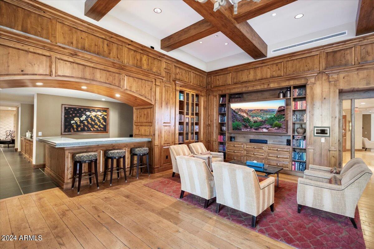 7175 E Camelback Road, 107