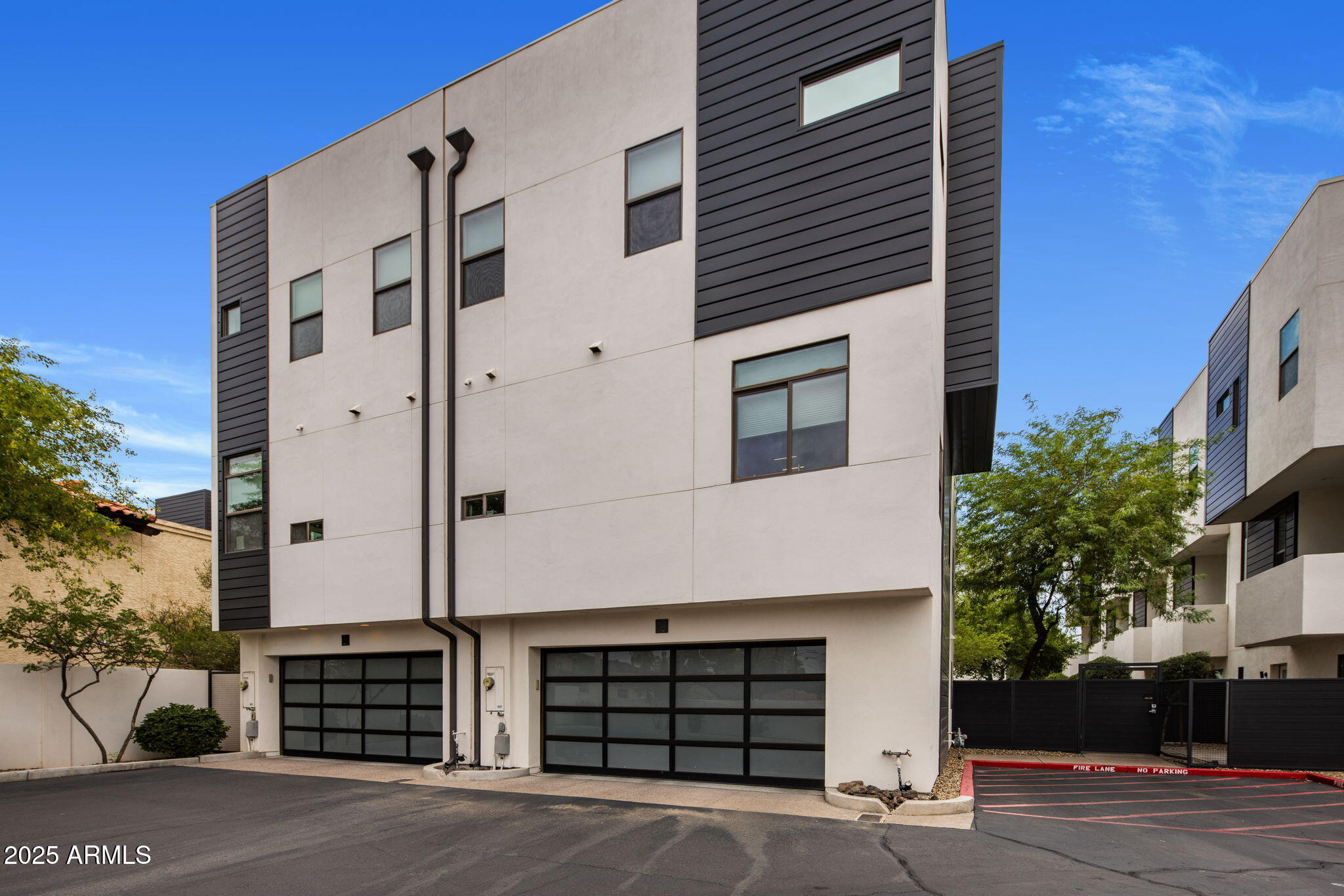 325 E CORONADO Road, 19