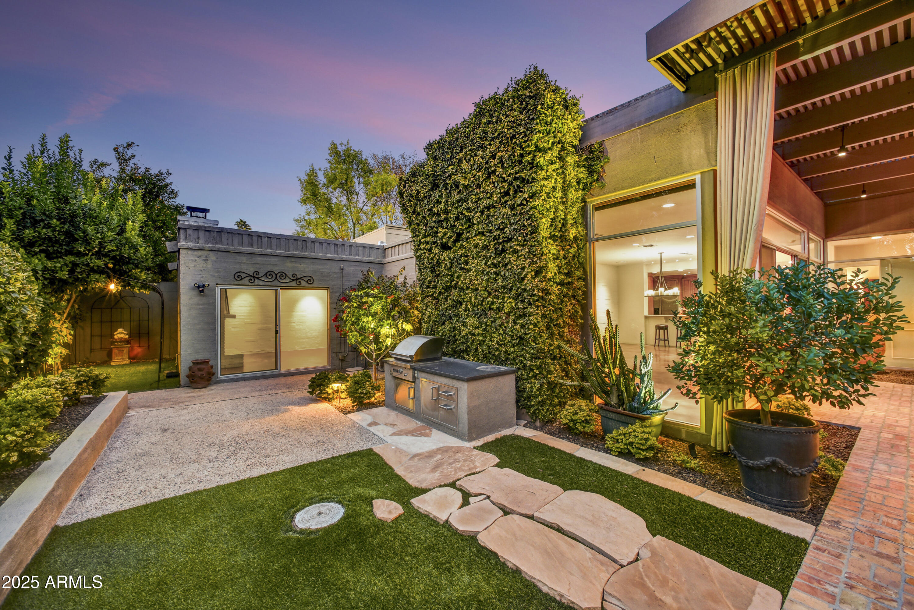 5652 N SCOTTSDALE Road