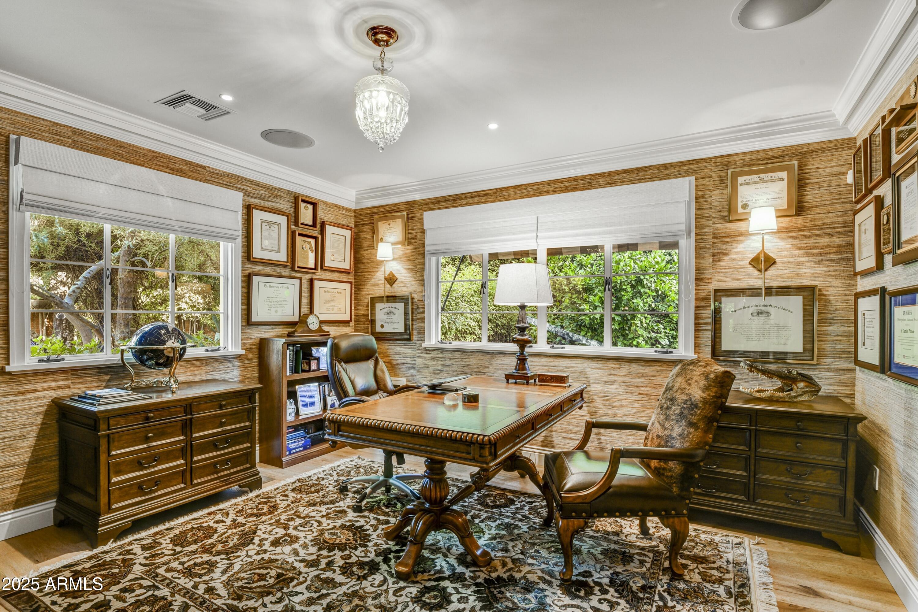 3007 N MANOR Drive W