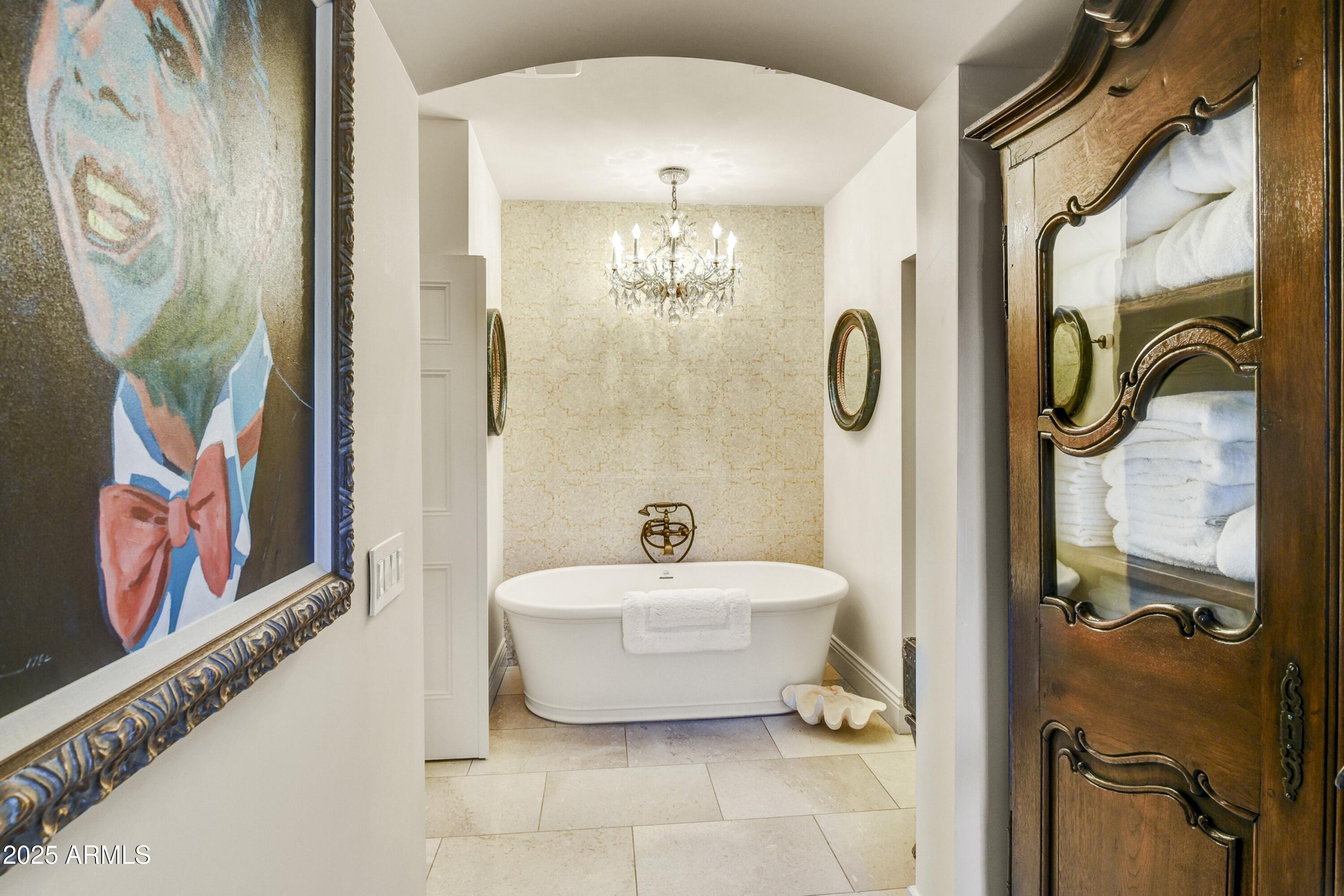 3007 N MANOR Drive W