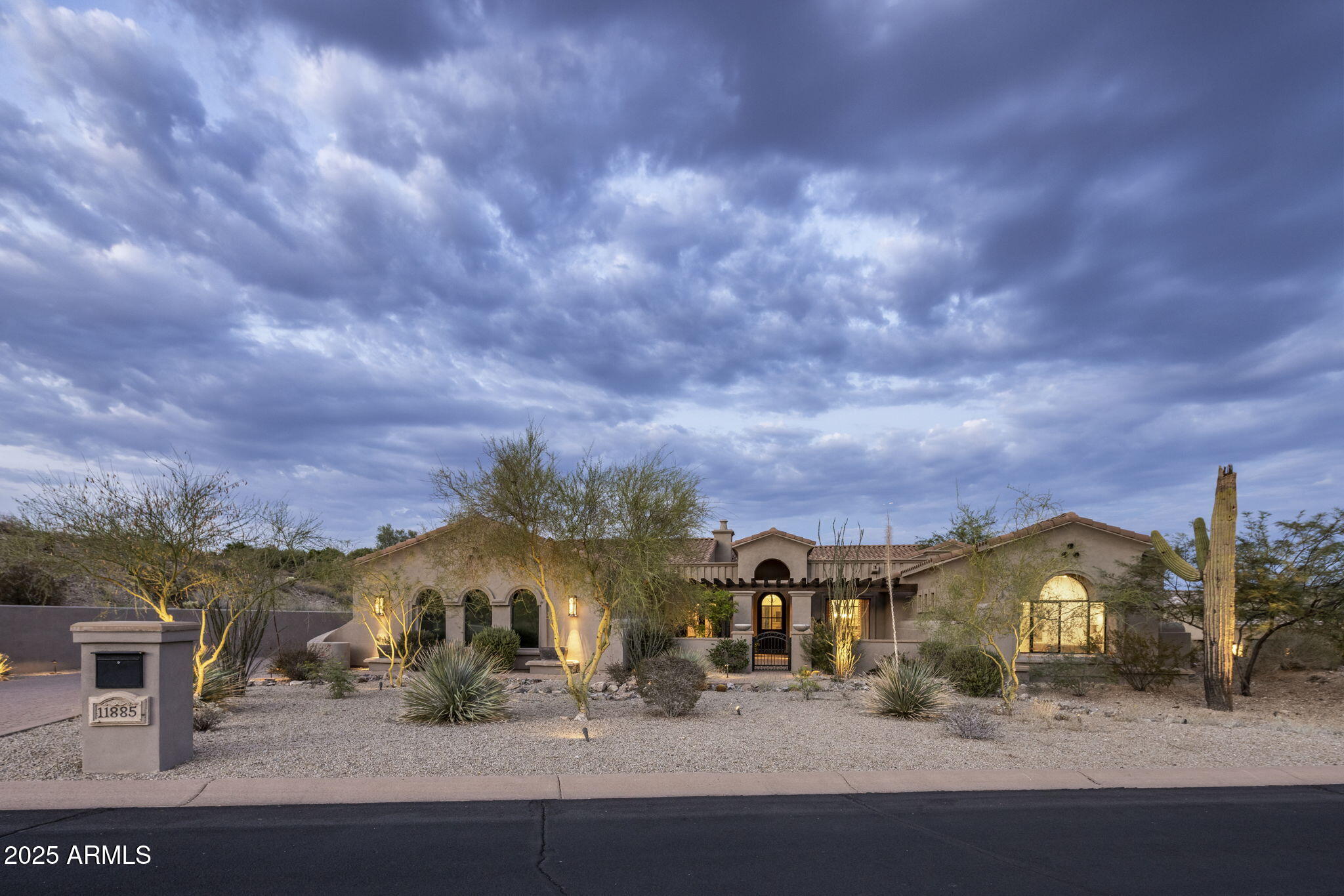 11885 N SUNSET VISTA Drive