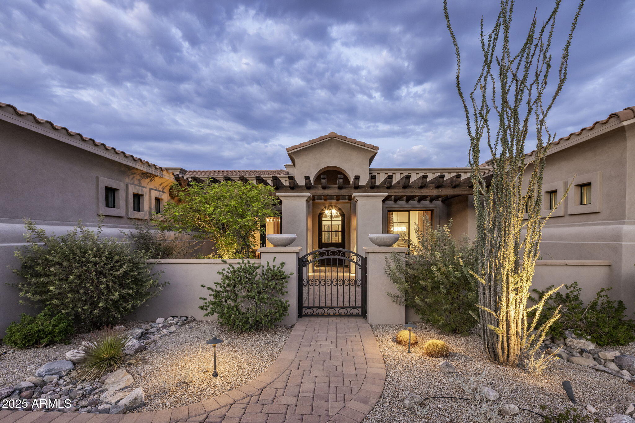 11885 N SUNSET VISTA Drive