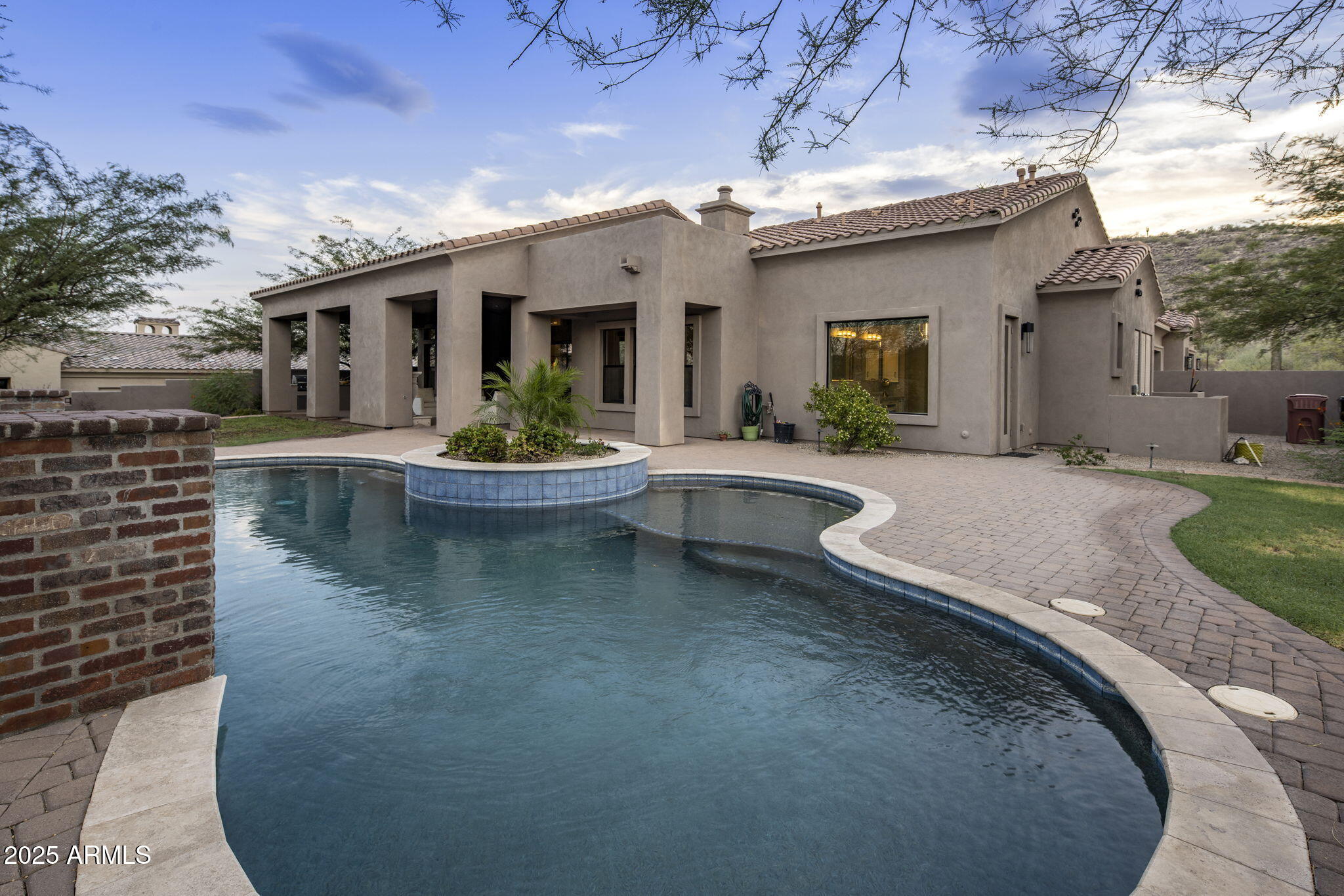 11885 N SUNSET VISTA Drive