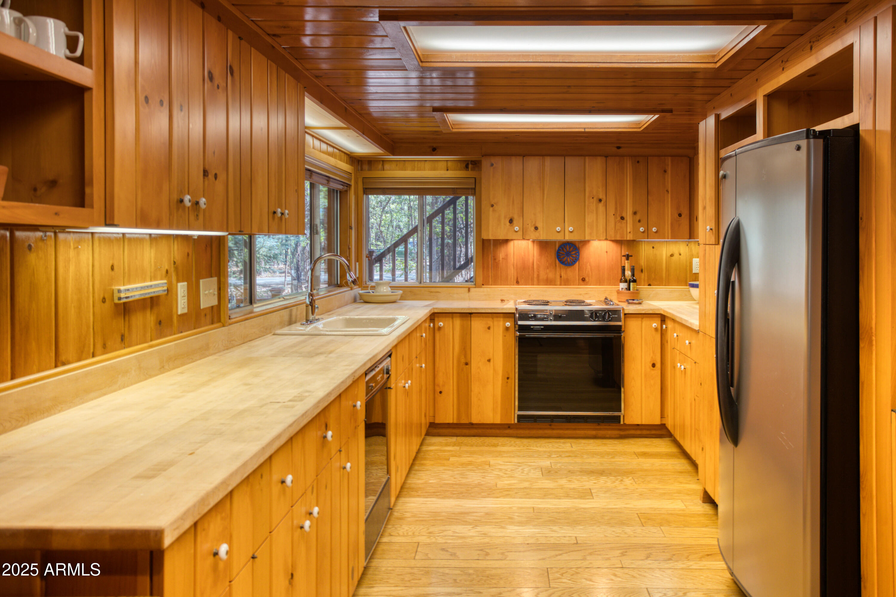 3547 Woodpecker Lane