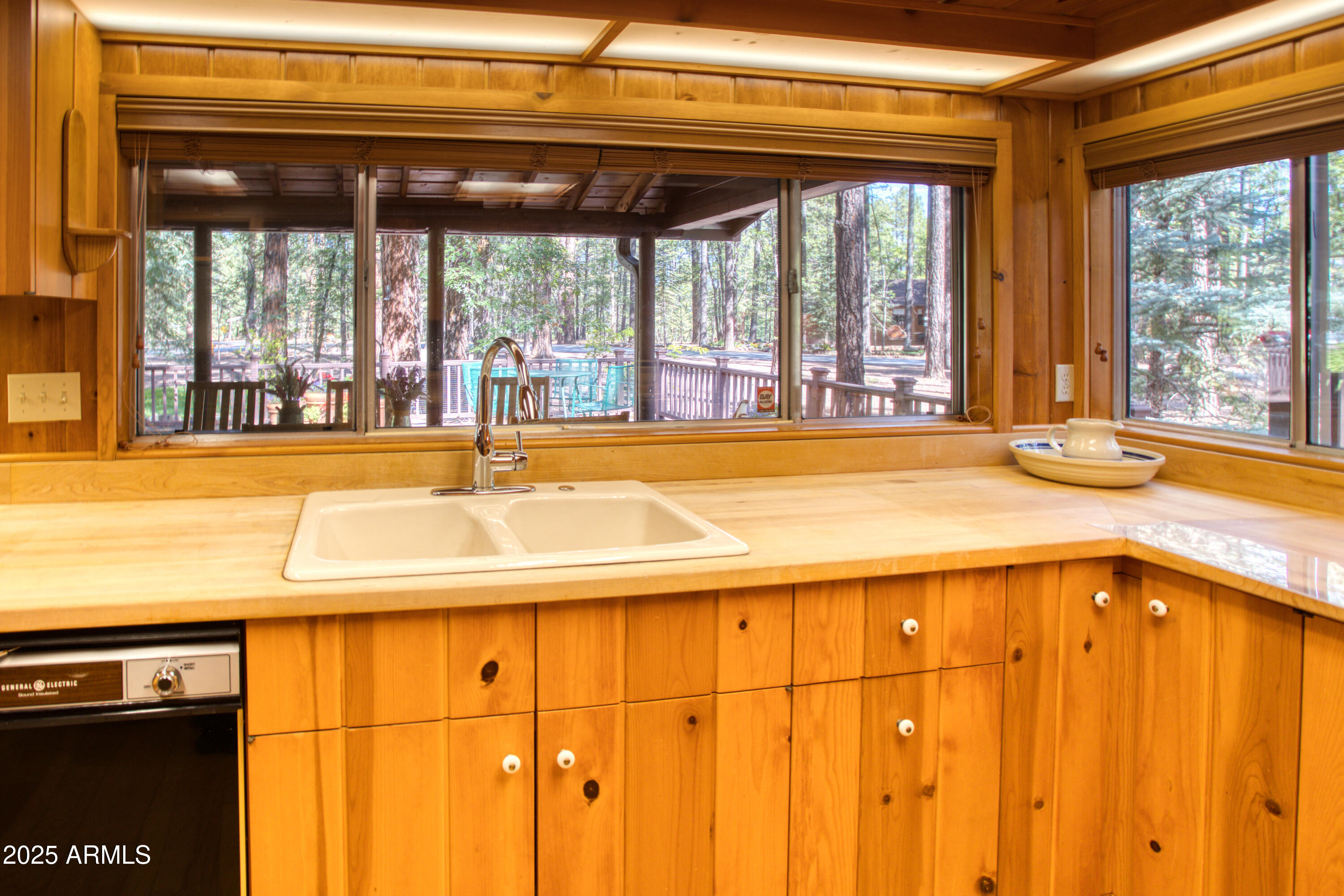 3547 Woodpecker Lane