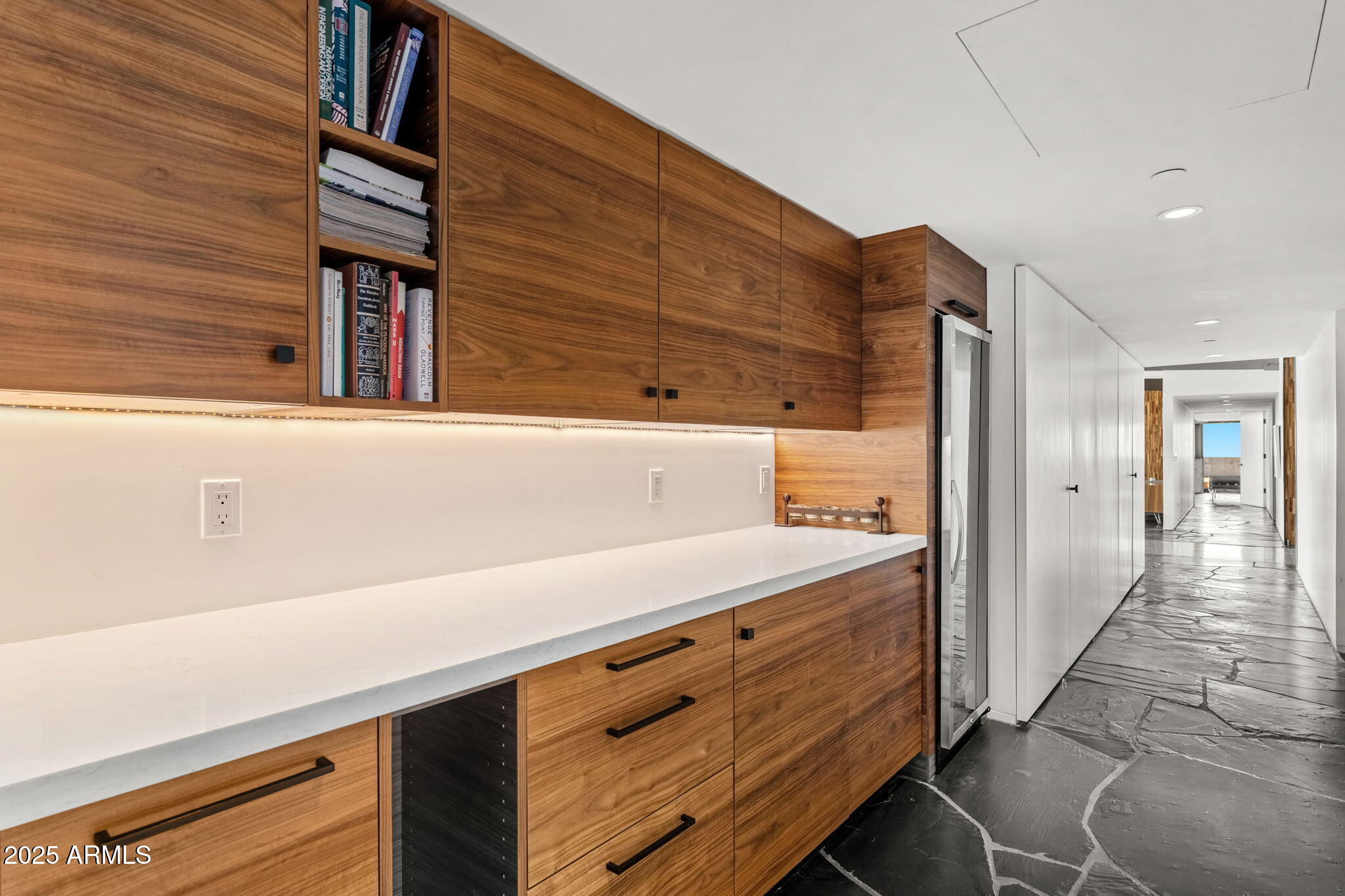 4925 E RED ROCK Drive, 43