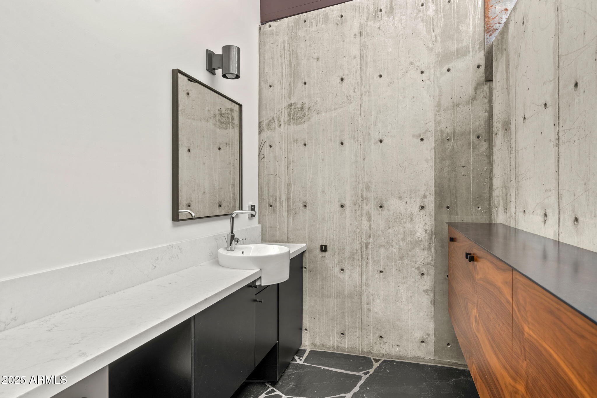 4925 E RED ROCK Drive, 43