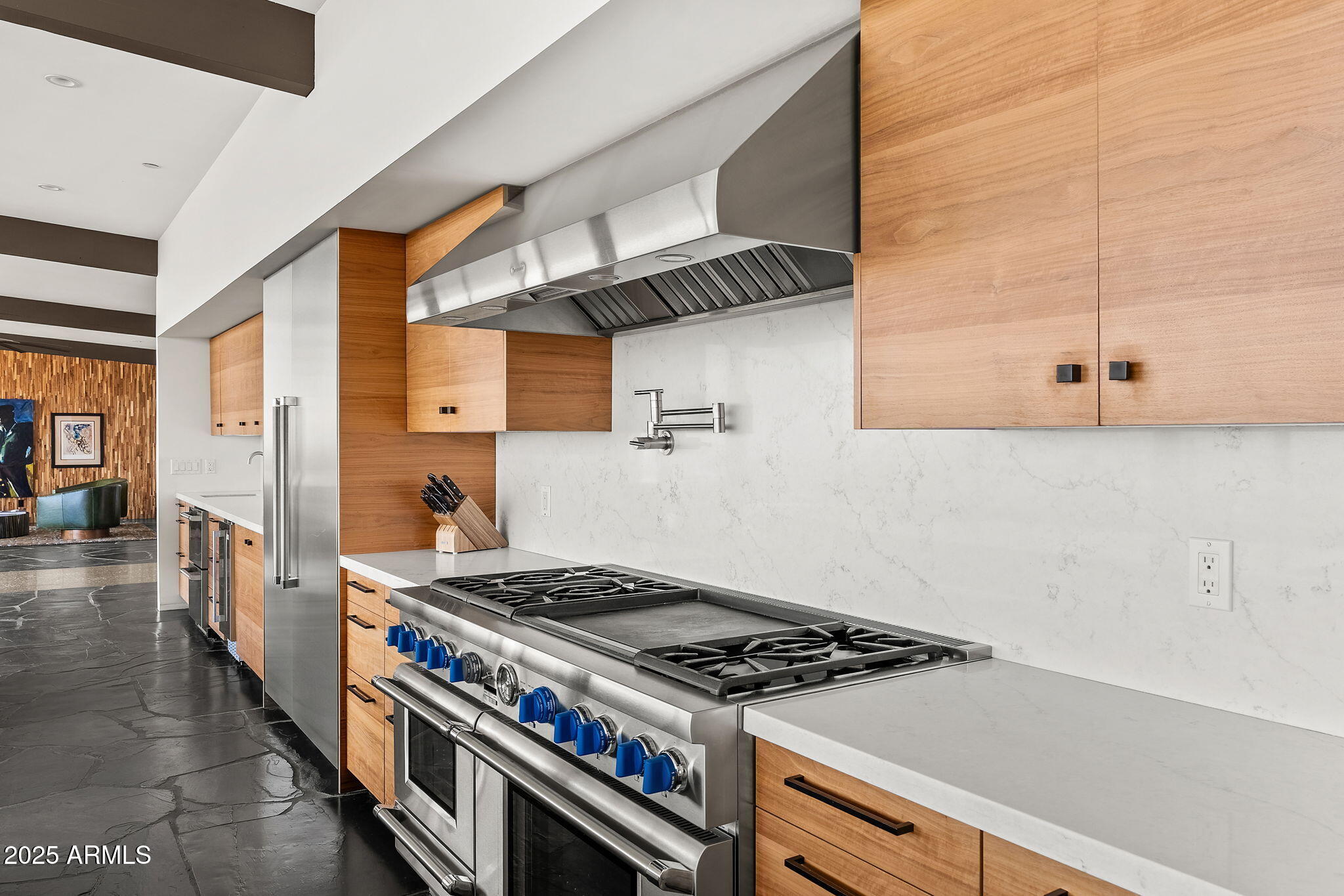 4925 E RED ROCK Drive, 43