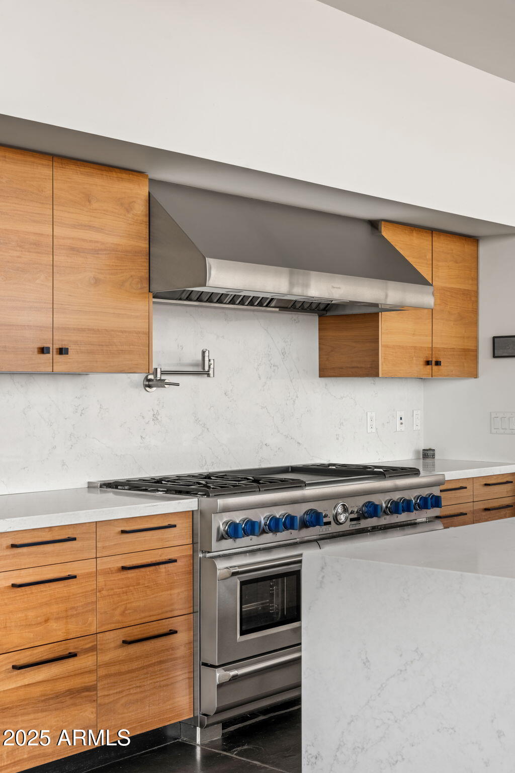 4925 E RED ROCK Drive, 43