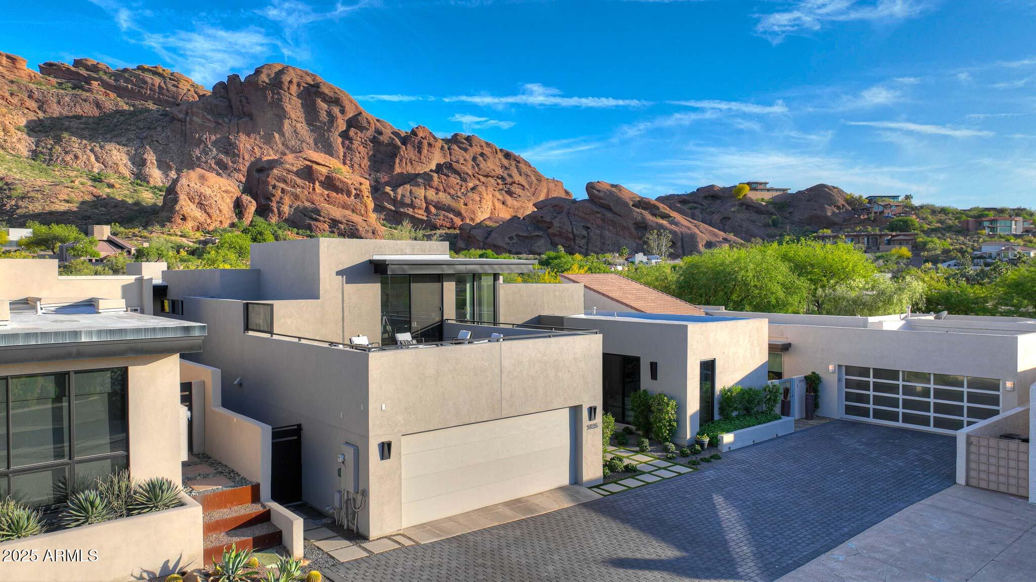 5935 N ECHO CANYON Lane