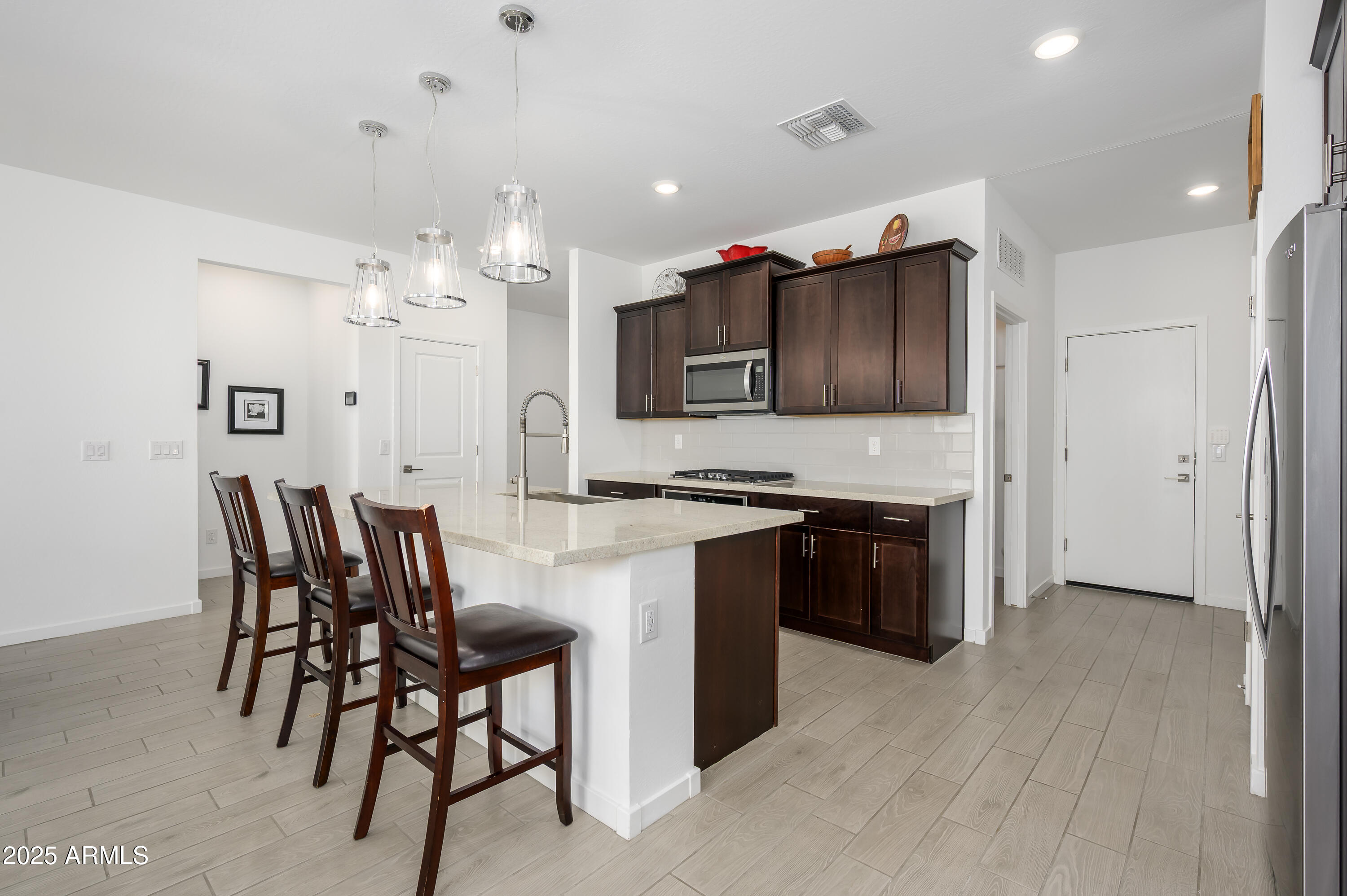 4402 W STICKLEAF Way