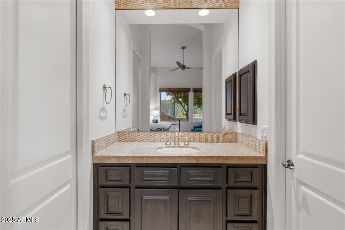 6207 E INDIAN BEND Road