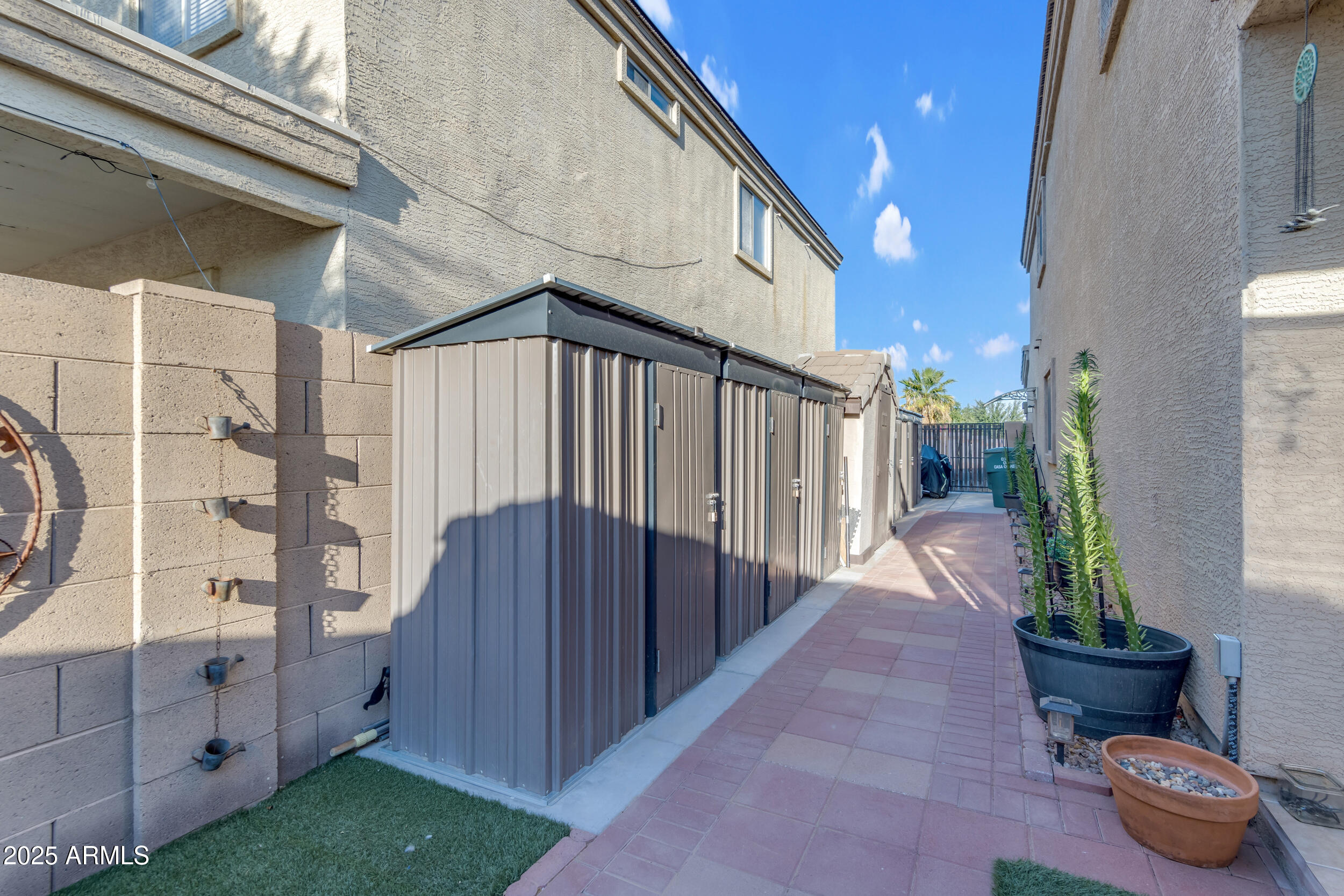 3461 N EXCALIBUR Place