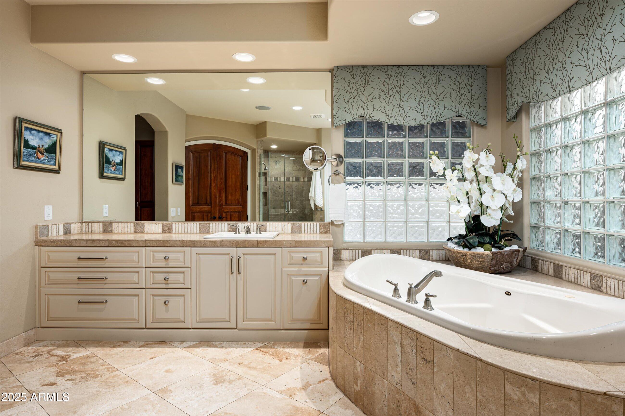 17 W SIERRA VISTA Drive