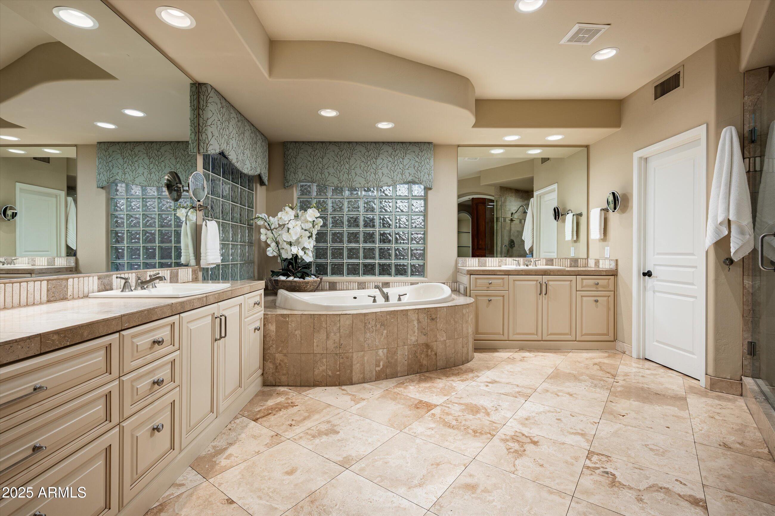 17 W SIERRA VISTA Drive