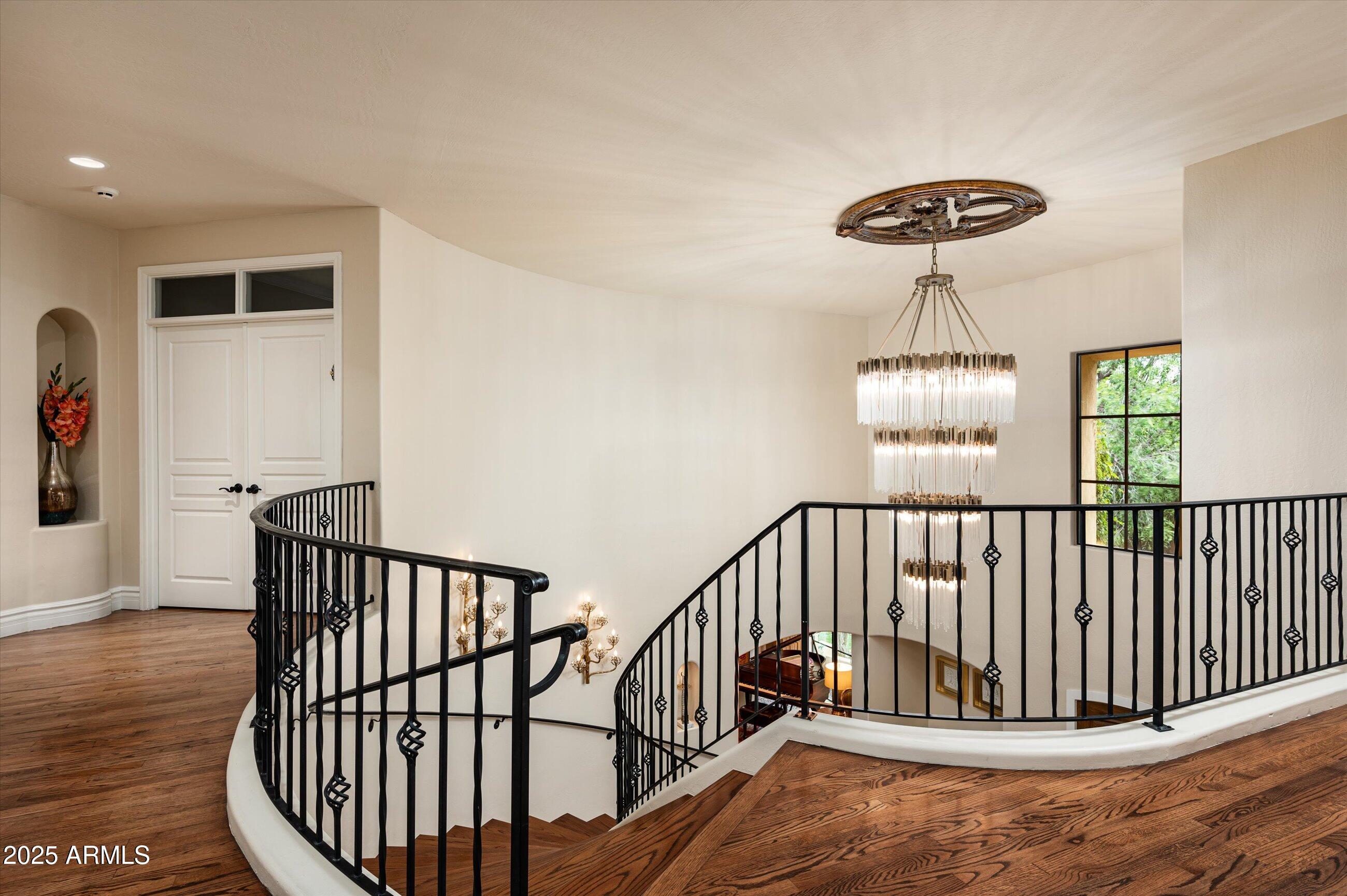 17 W SIERRA VISTA Drive